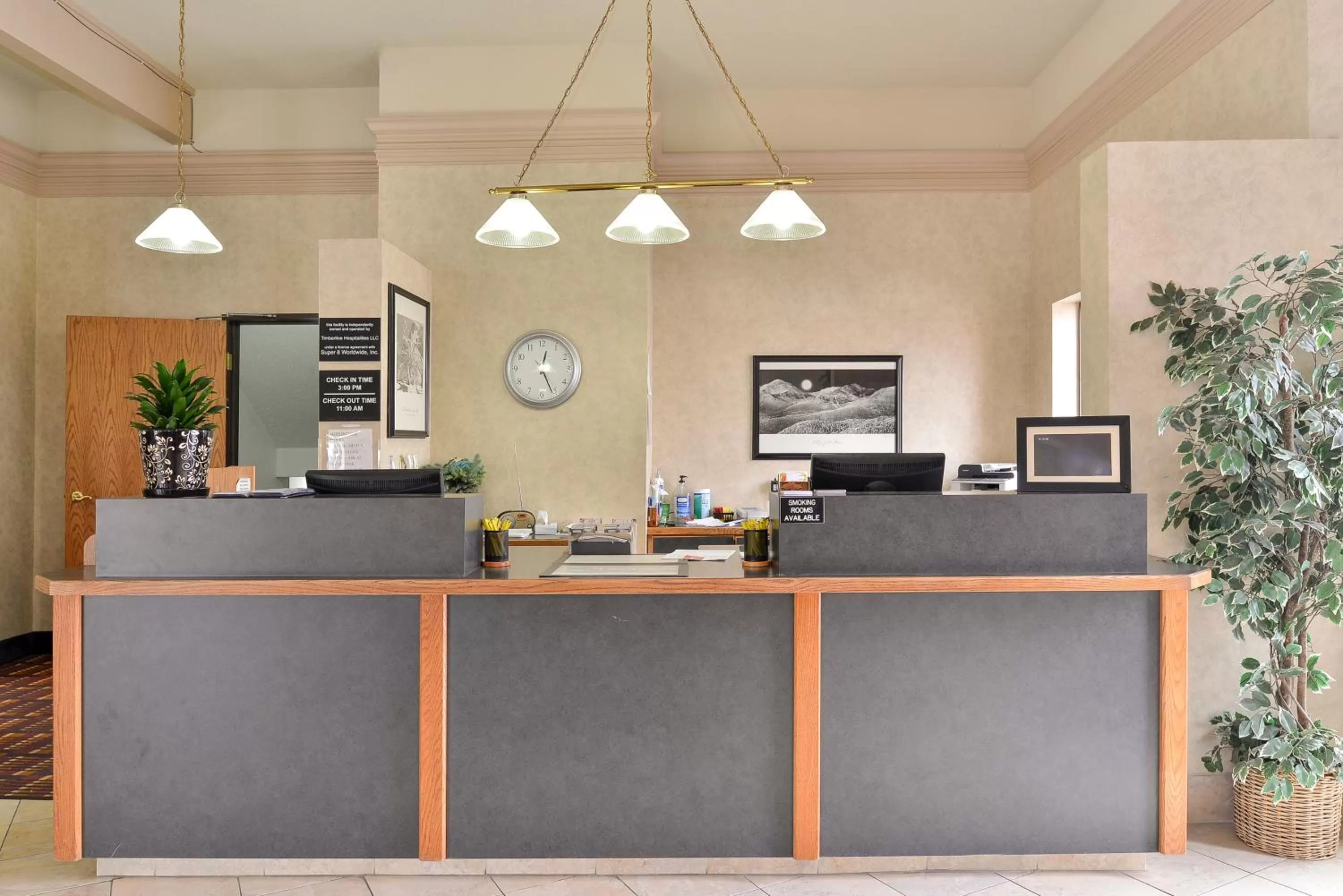 Lobby or reception in Super 8 by Wyndham Casper West by the River