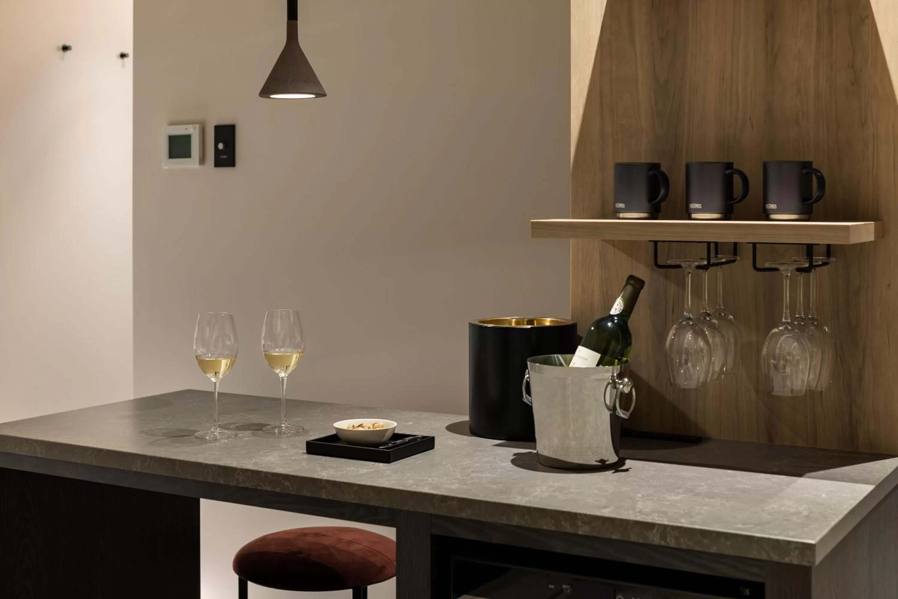 Photo of the whole room in the b namba-kuromon