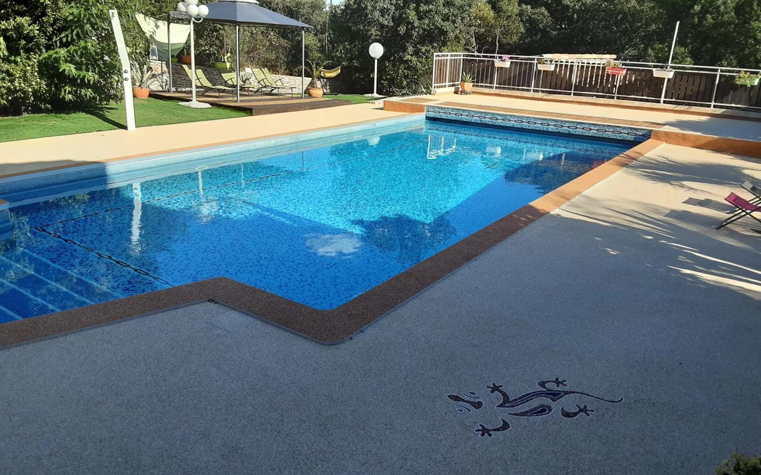 Swimming Pool in Le Mas Des Cigales