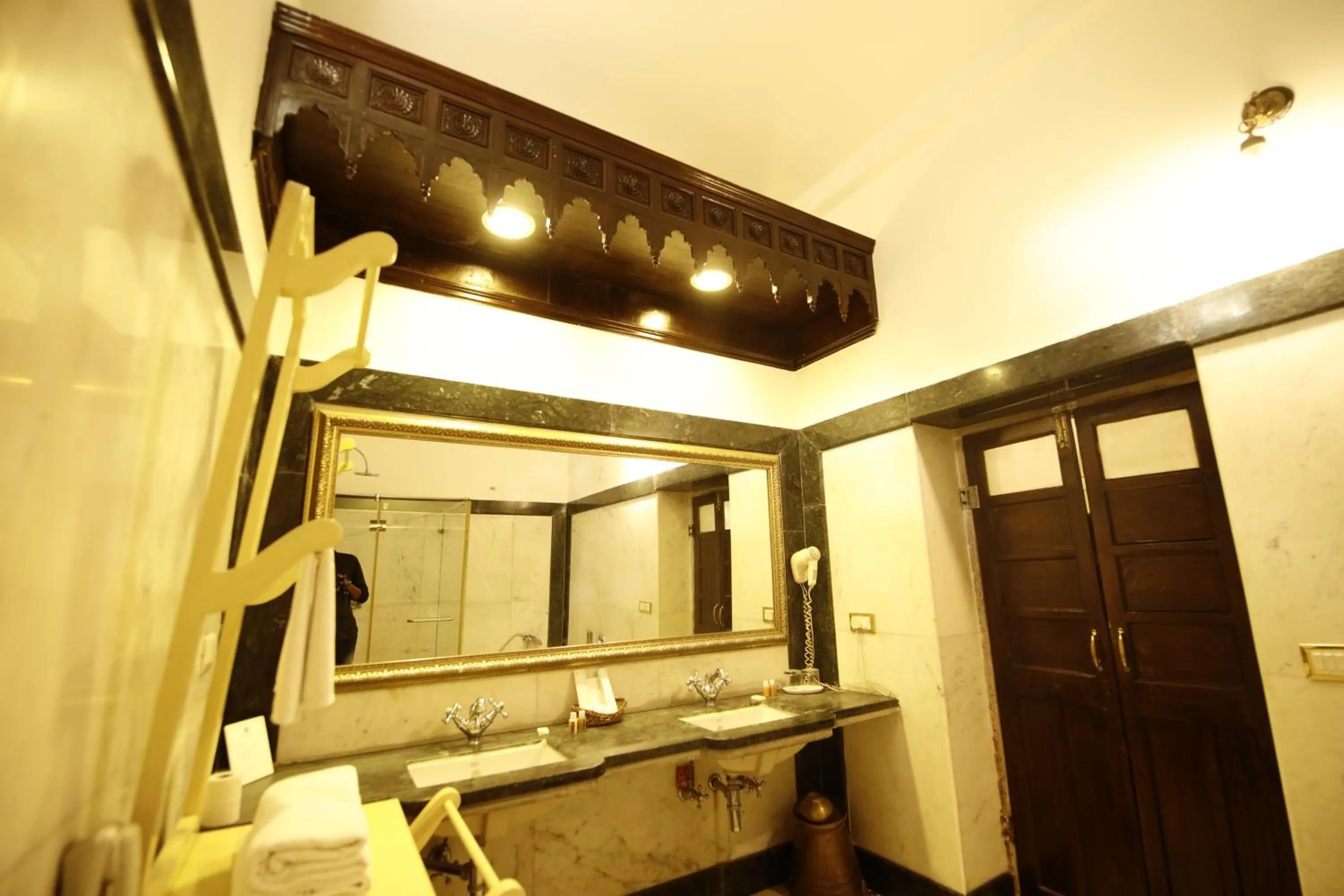 Bathroom in Hotel Narain Niwas Palace