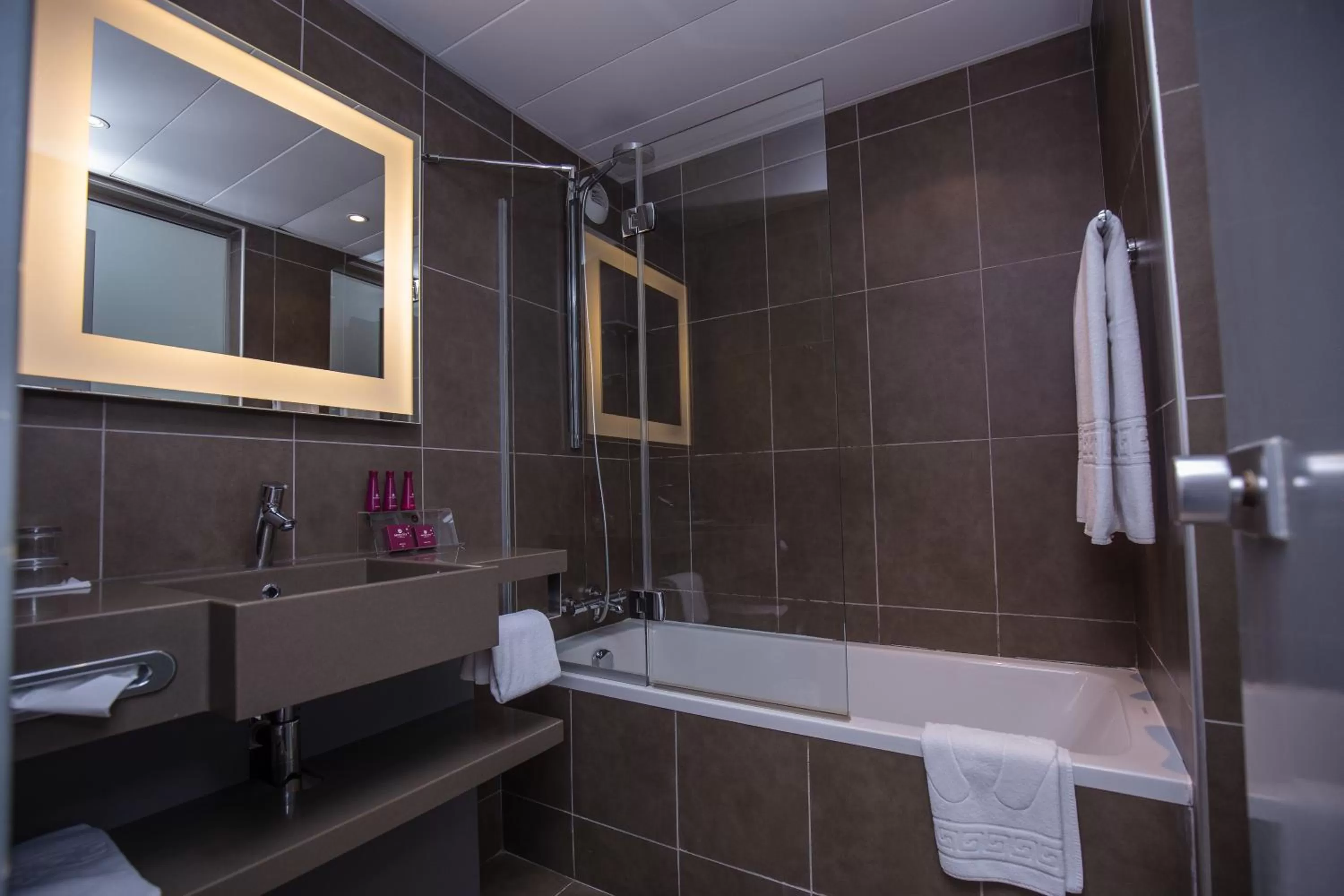 Shower in Accra City Hotel