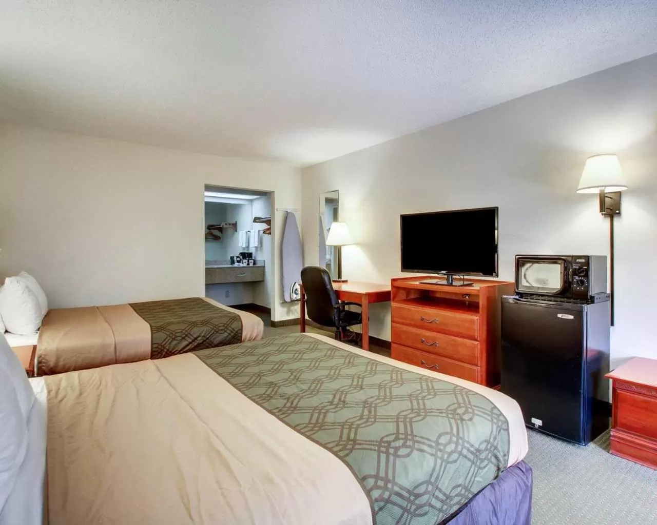 Queen Room with Two Queen Beds - Non-Smoking in Econo Lodge Inn & Suites Gulfport Airport