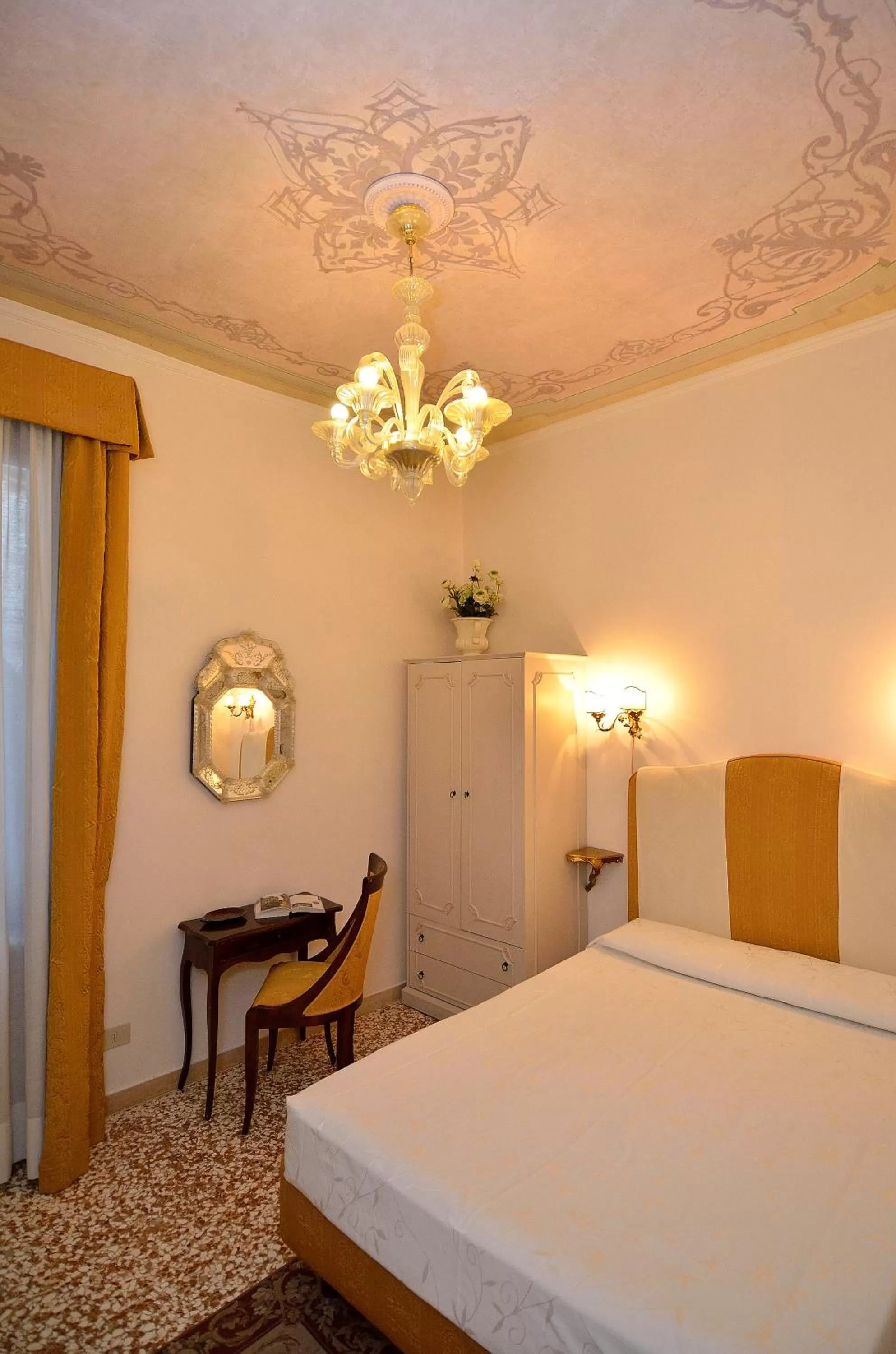 Photo of the whole room, Bed in Cà Del Modena Room only