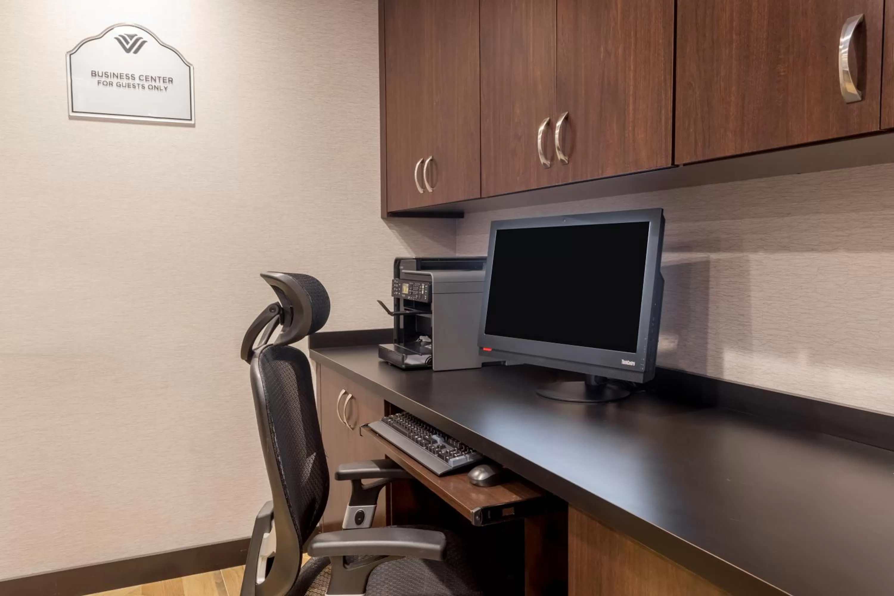 Business facilities in Wingate by Wyndham, Universal Studios - Free Theme Park Shuttle
