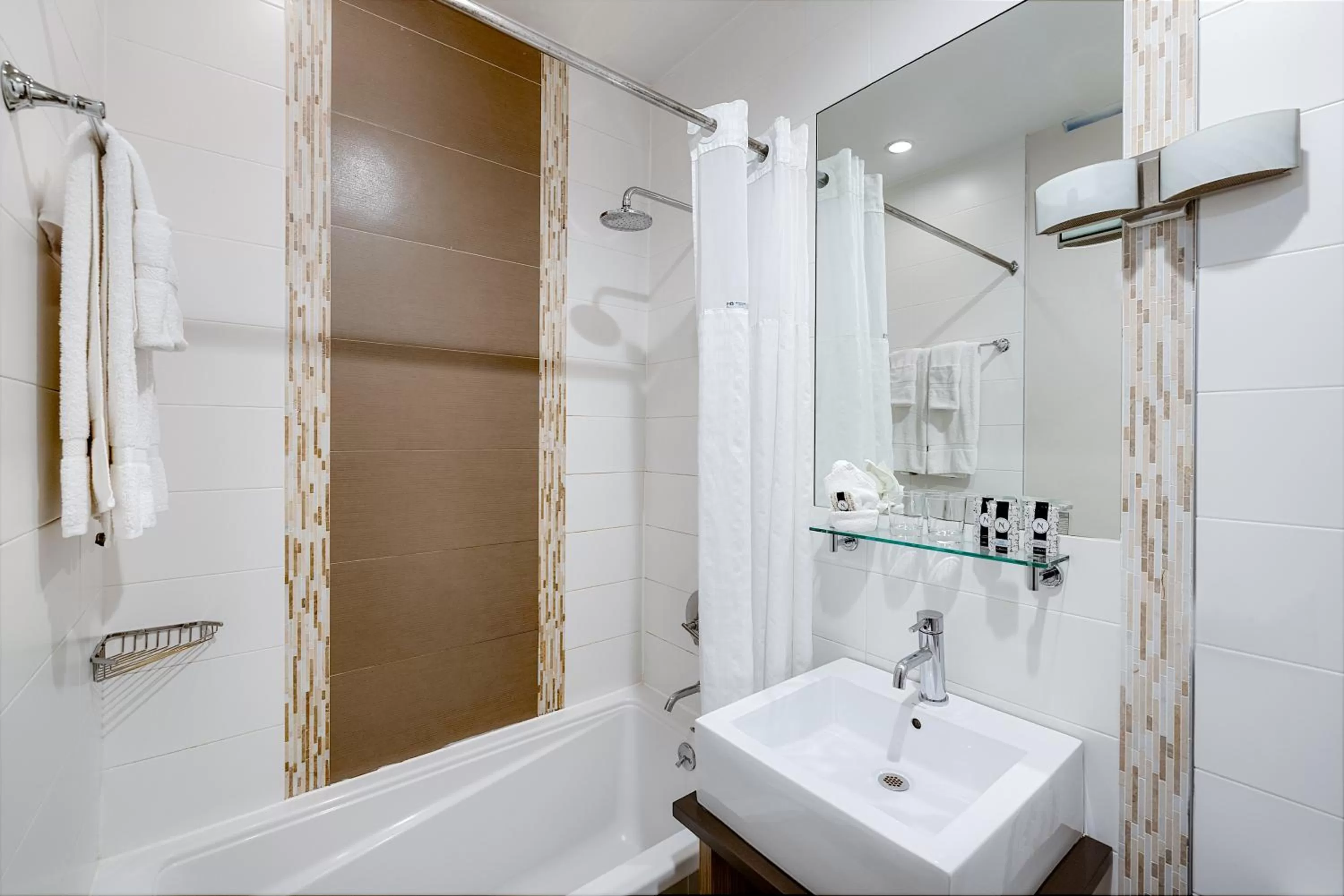 Shower in Aura Hotel Brooklyn