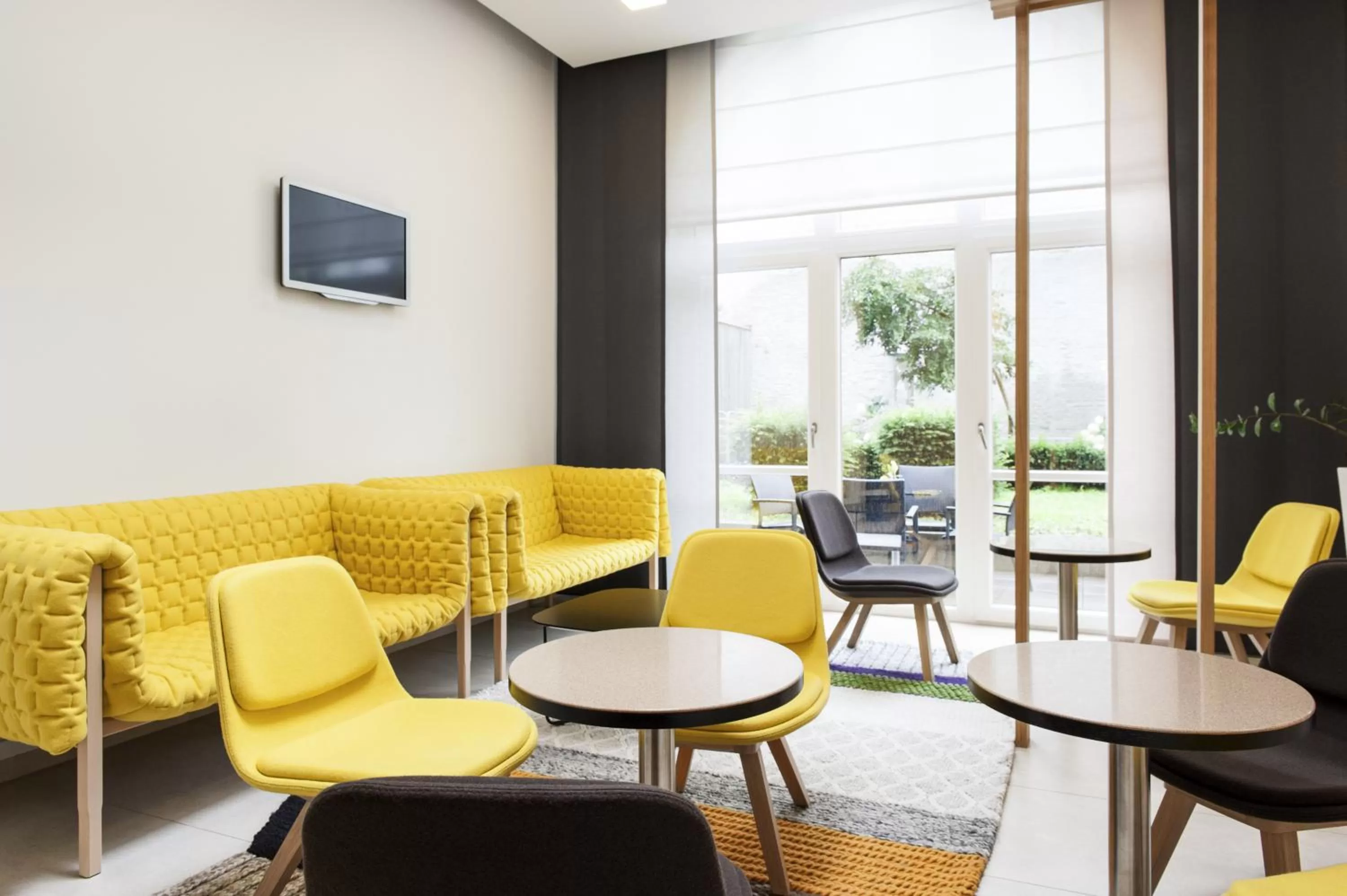 Lounge or bar in Novotel Brussels Centre Midi