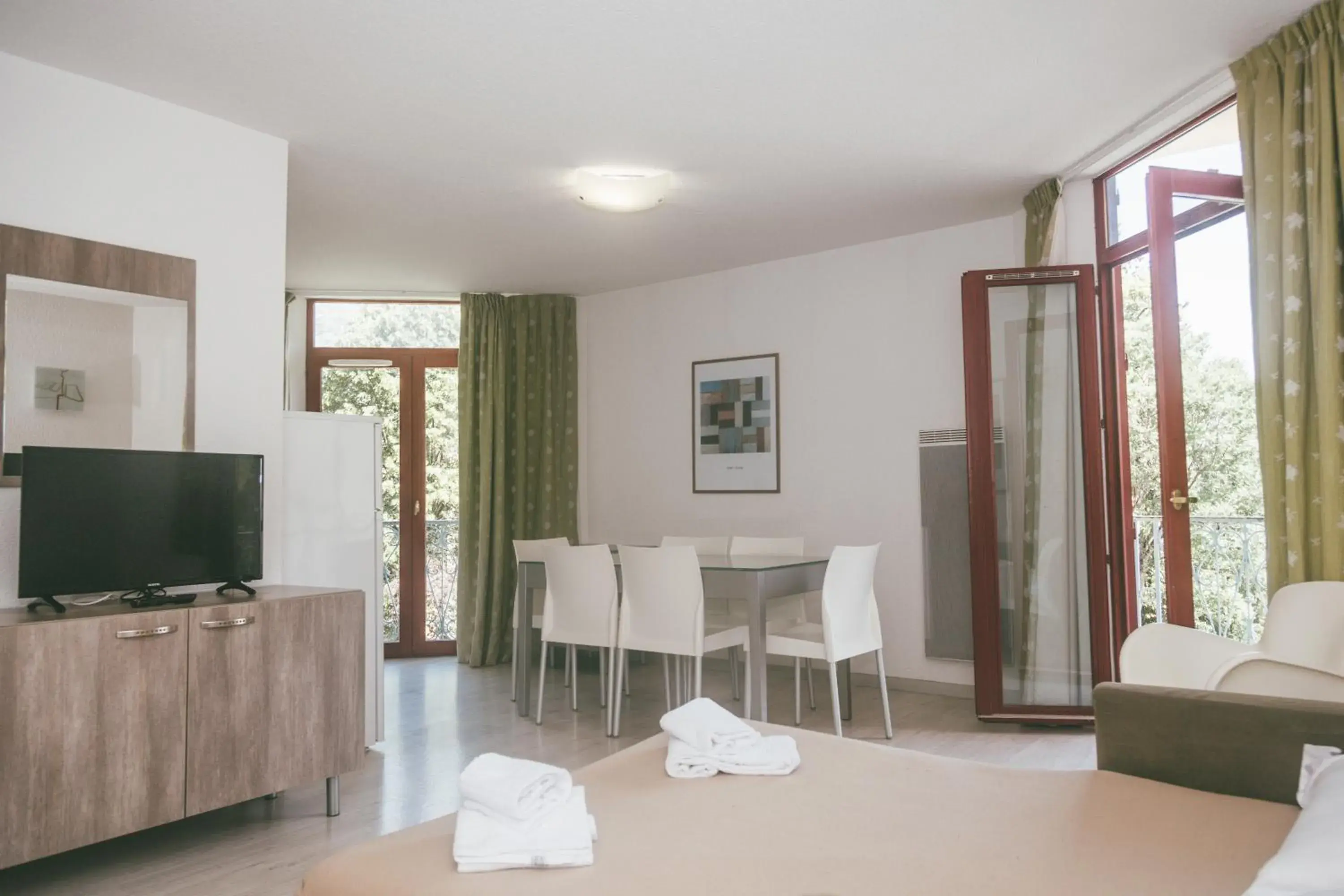 One-Bedroom Apartment with Double Bed in Terres de France - Appart'Hotel le Splendid One-Bedroom Apartment with Double Bed in Terres de France - Appart'Hotel le Splendid