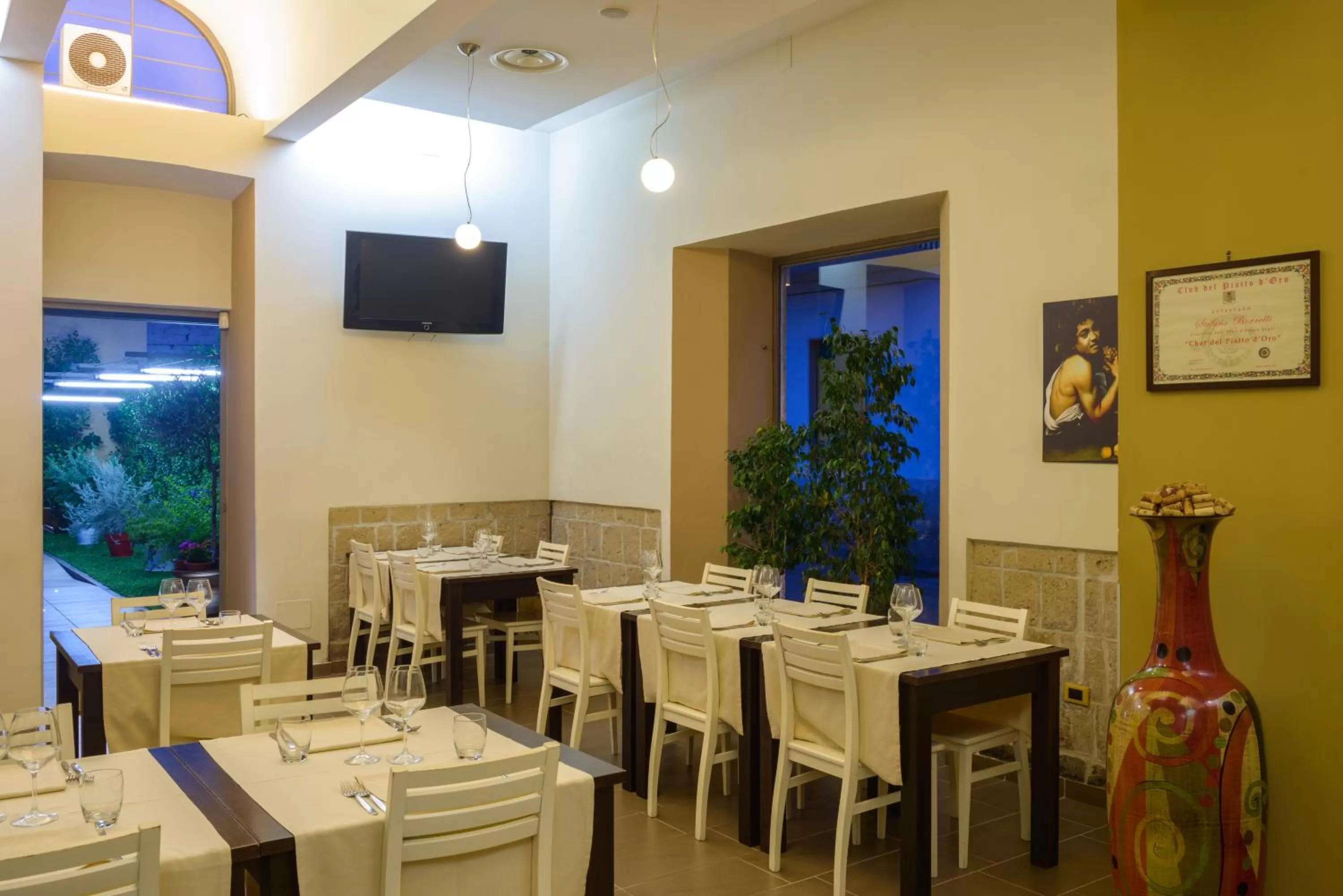 Restaurant/places to eat in Bocca di Bacco