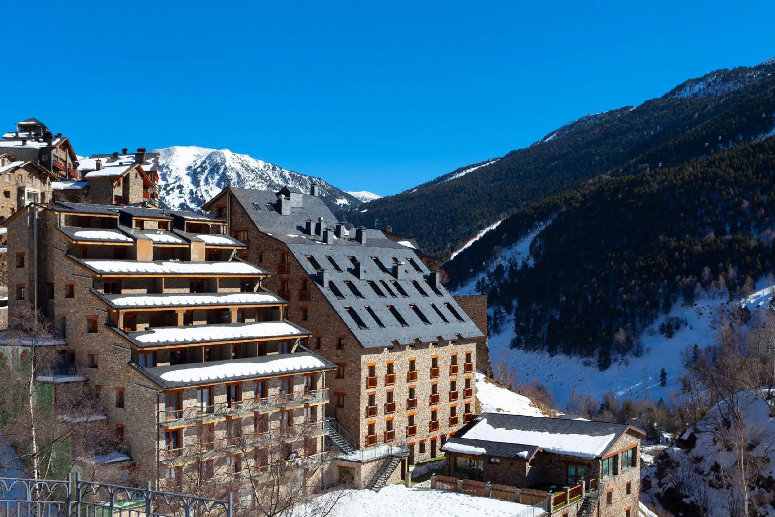 Property building, Winter in Wuau! Hotel Segle XX