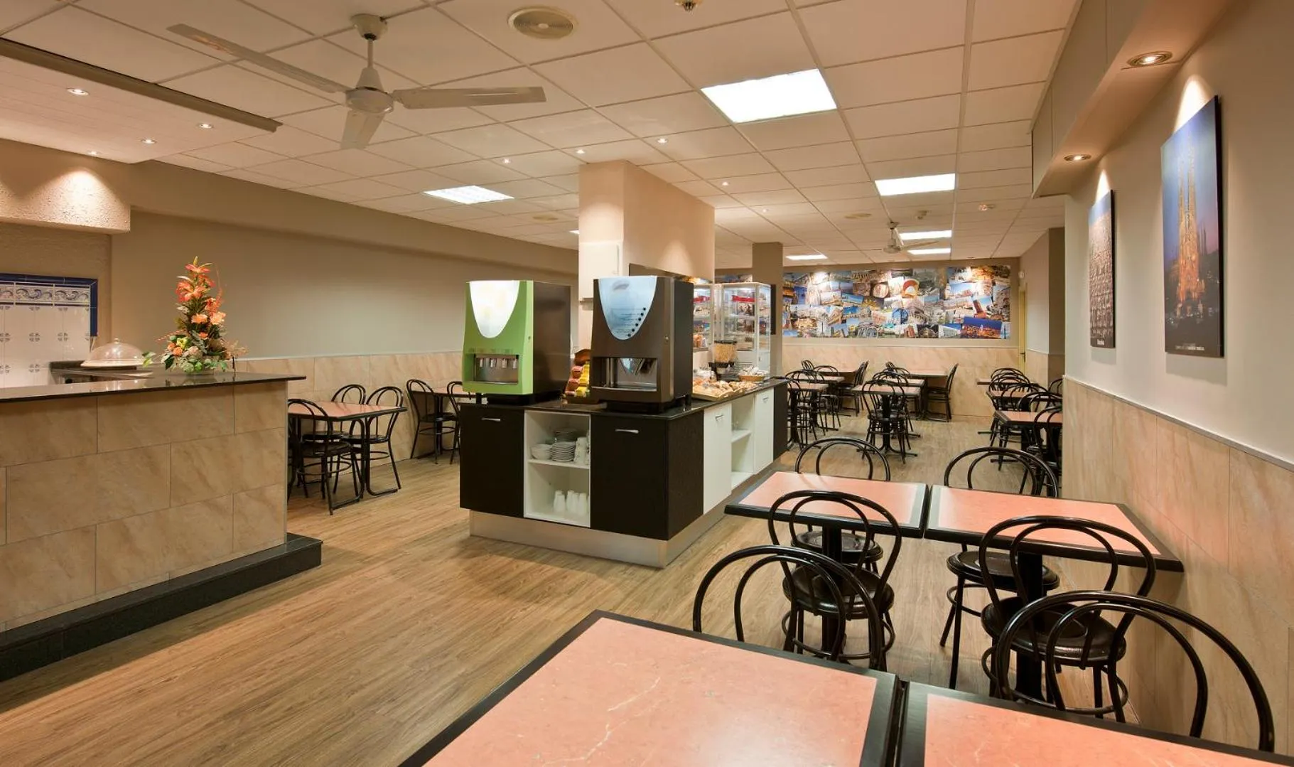 Restaurant/places to eat in Hostal Barcelona