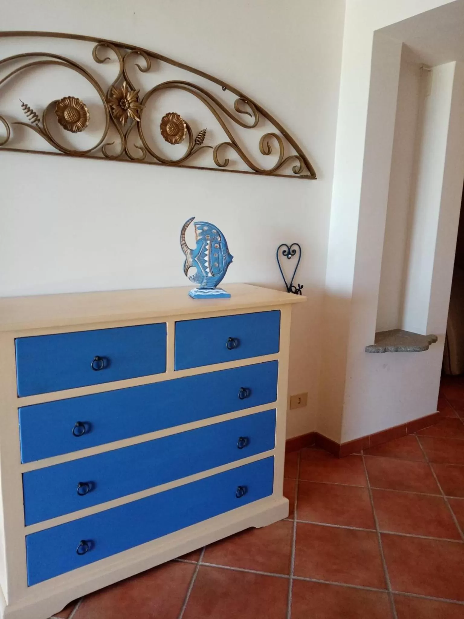 Decorative detail in Aci Brezza di Mare