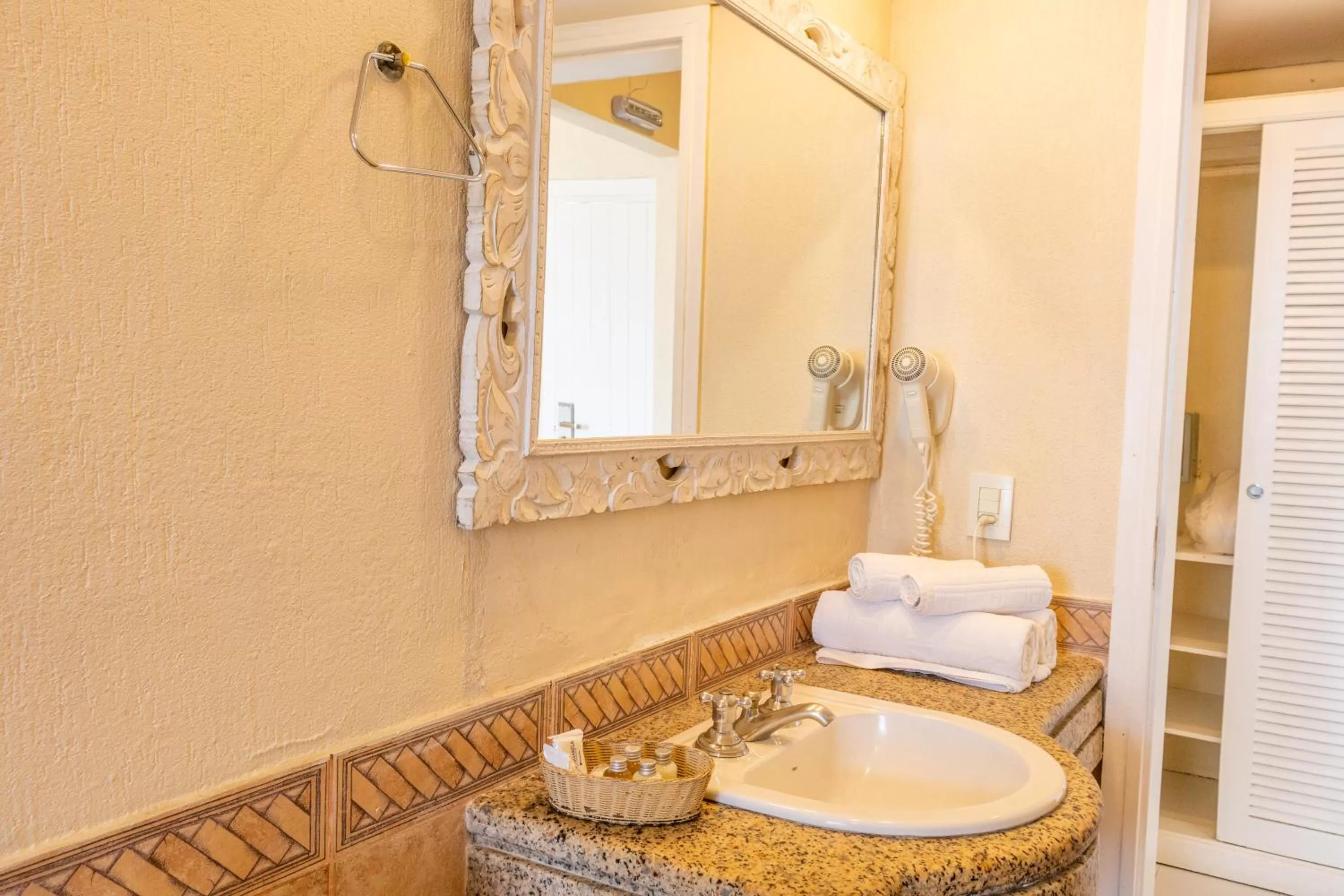 Bathroom in Bahiamarela Boutique Hotel & SPA