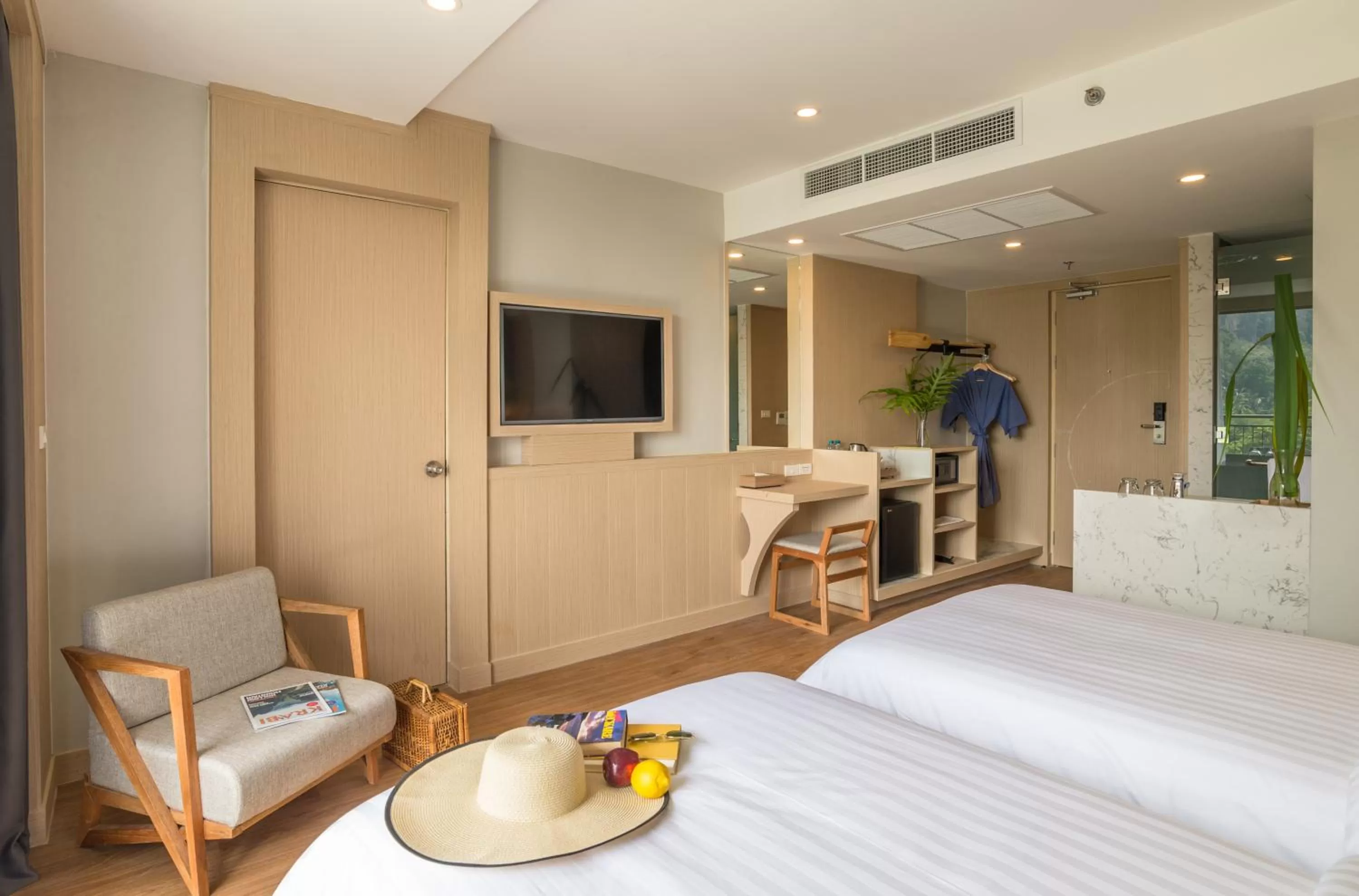 Photo of the whole room, Bed in Sea Seeker Krabi Resort