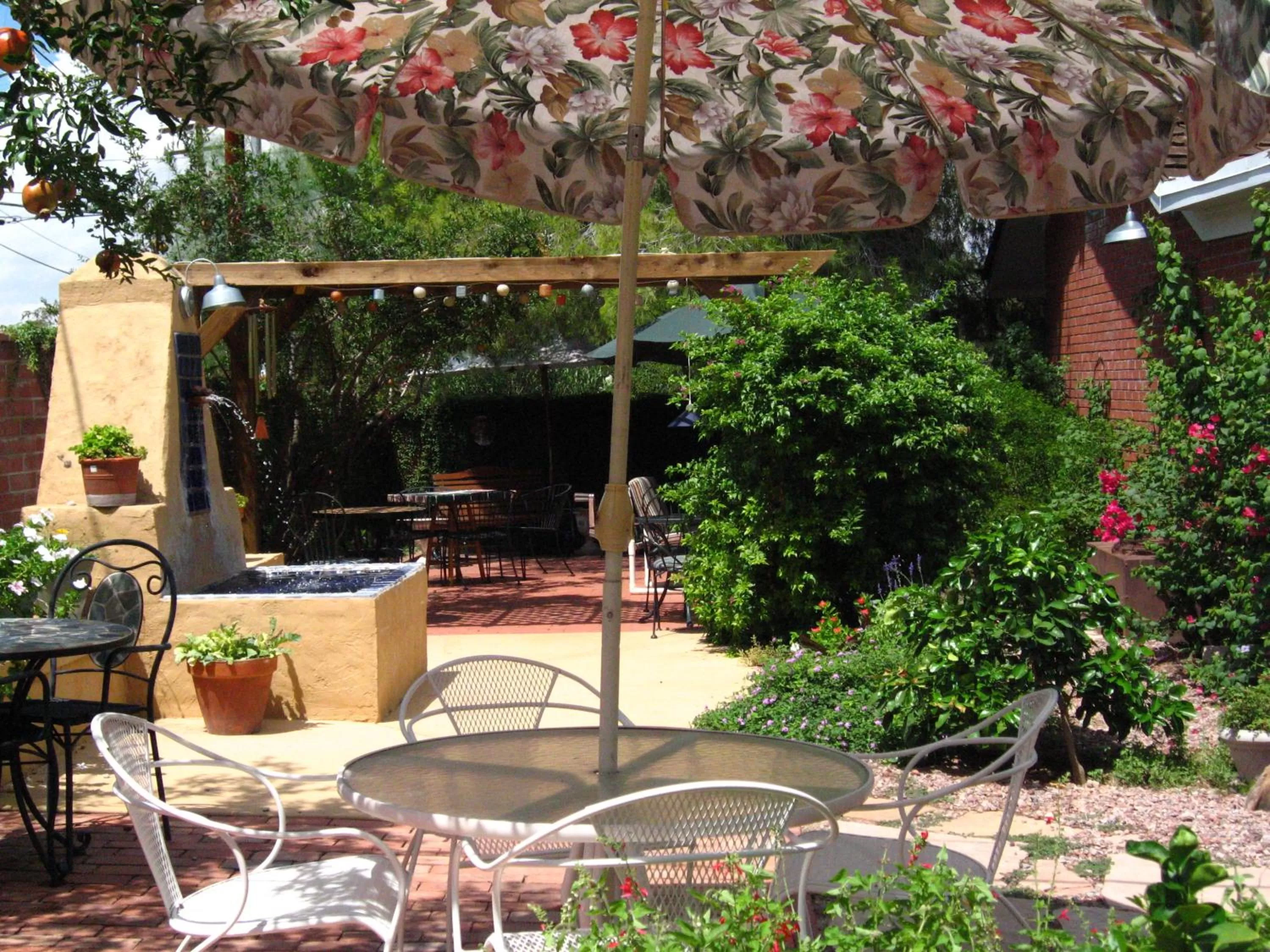 Garden view in Mon Ami Bed and Breakfast