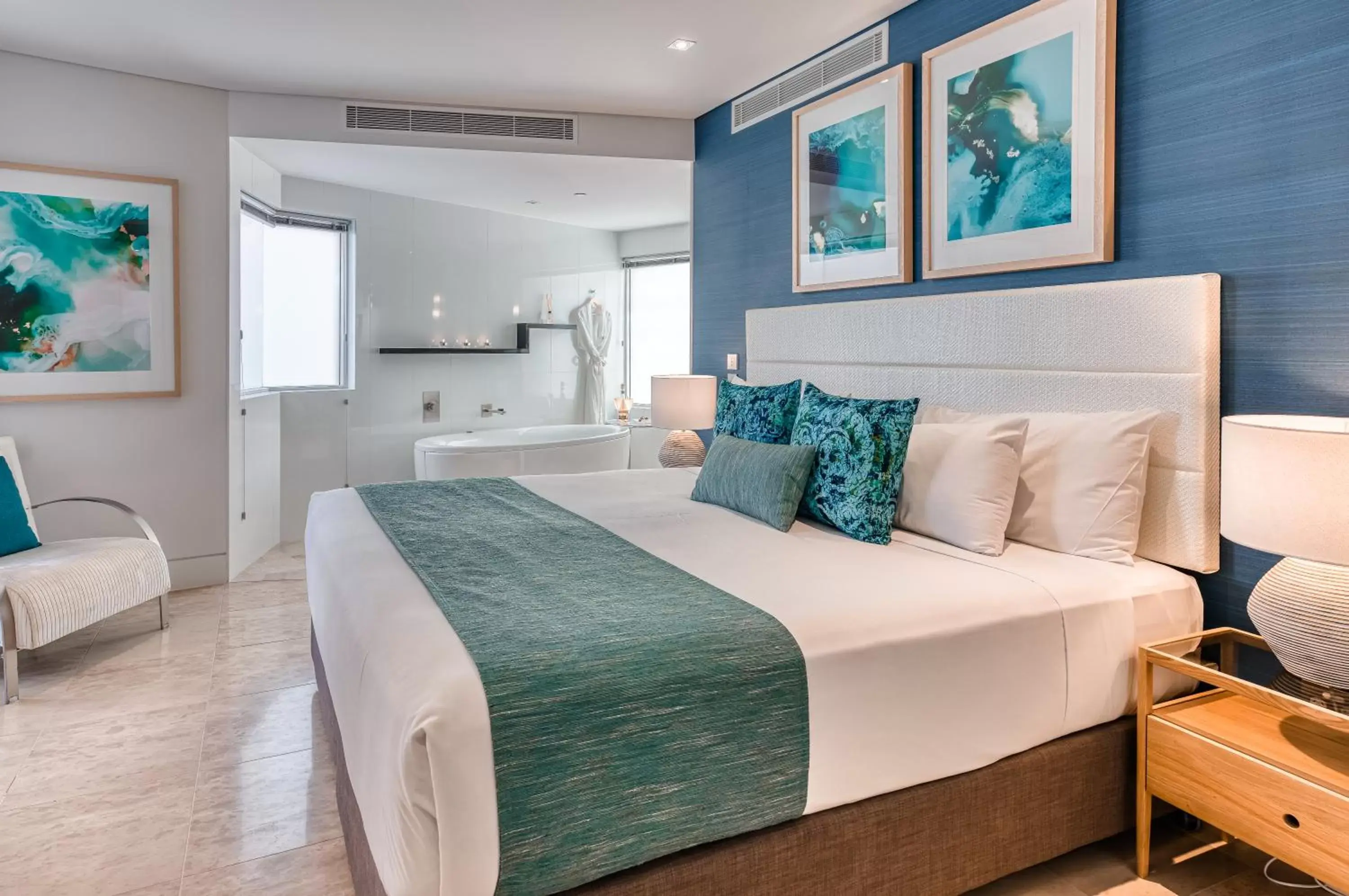 Three-Bedroom Suite with Ocean View in Oceans Mooloolaba Three-Bedroom Suite with Ocean View in Oceans Mooloolaba
