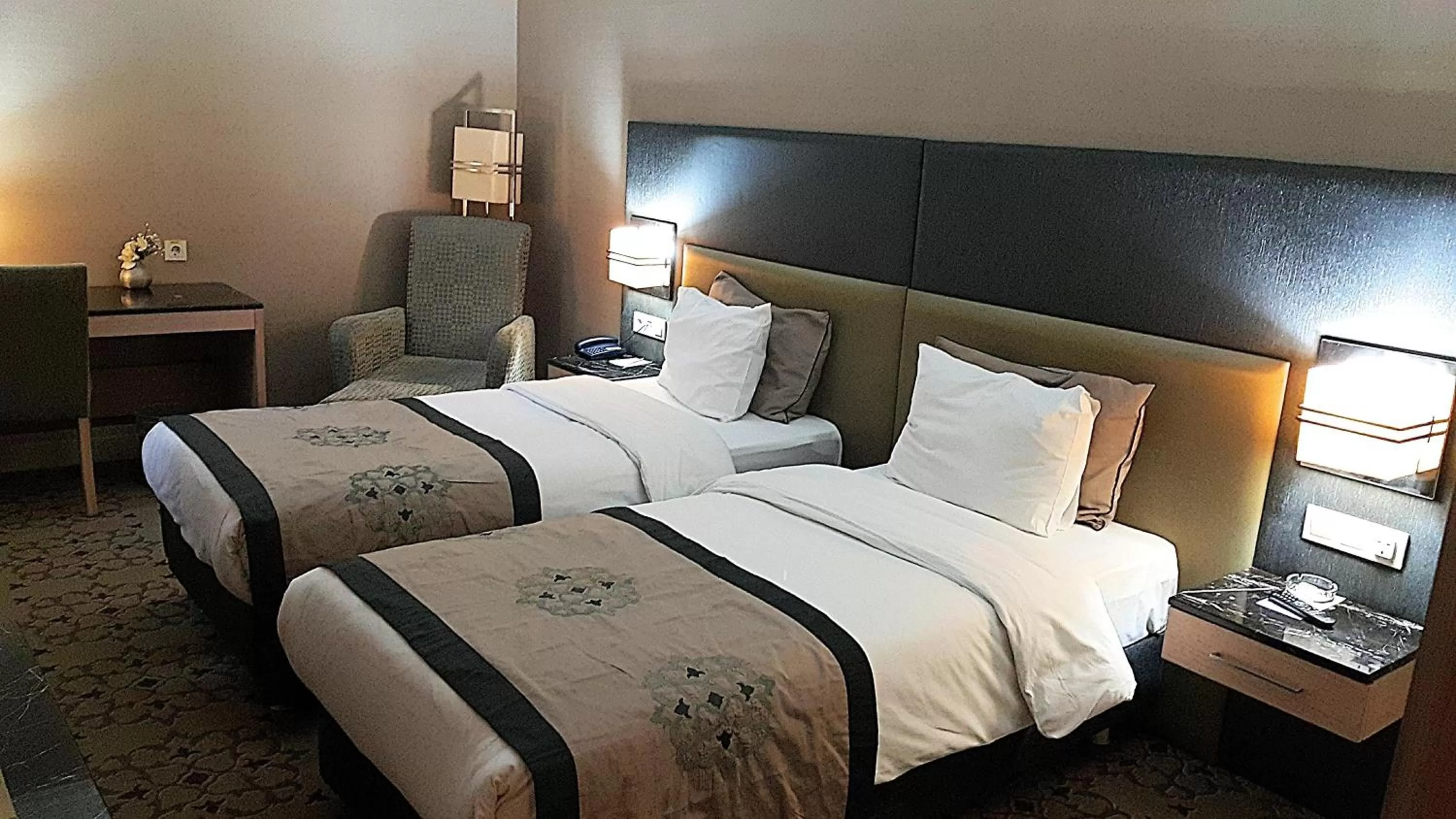 Budget Double Room in Darkhill Hotel