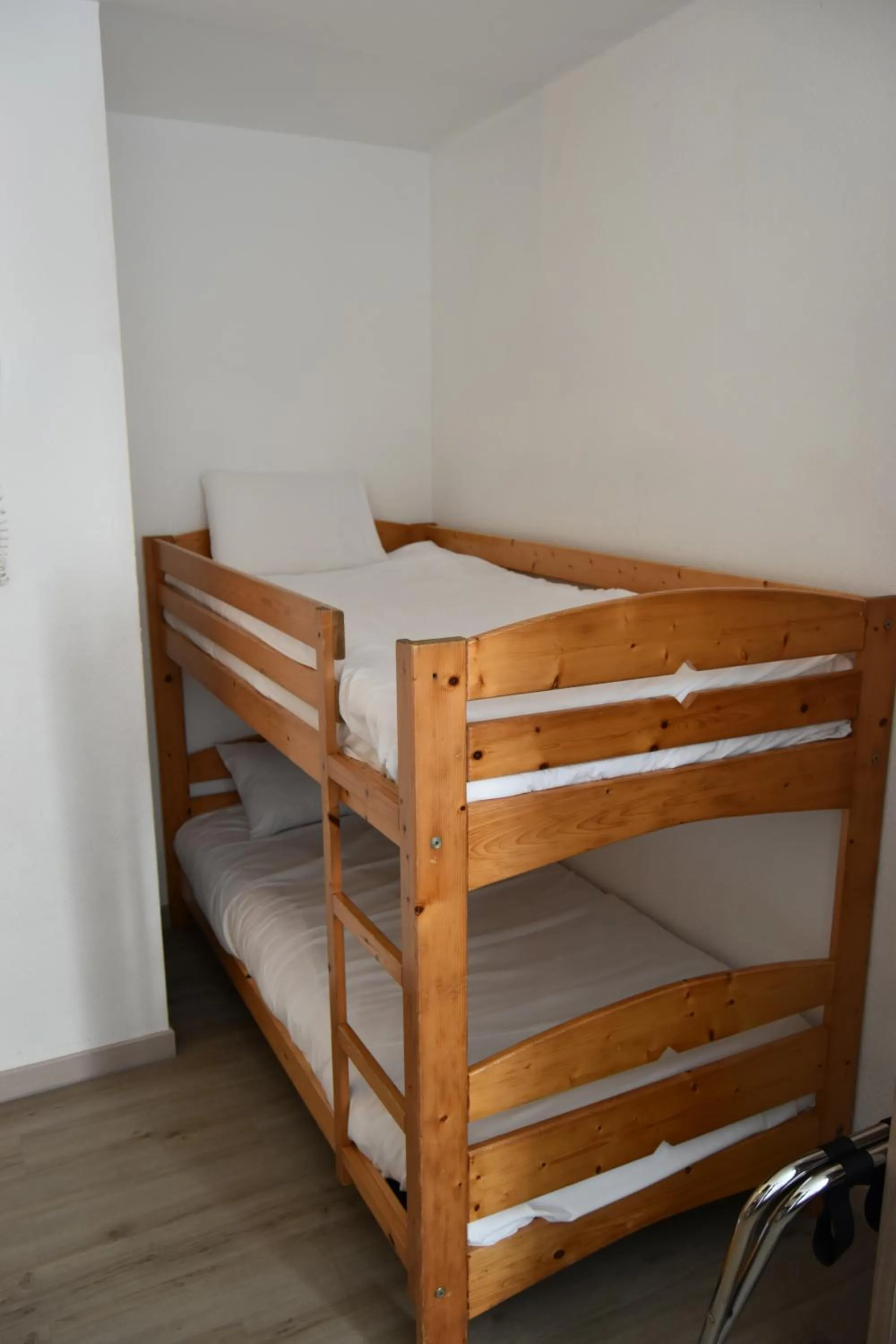 bunk bed, Bed in Contact Hotel Utah Beach Carentan