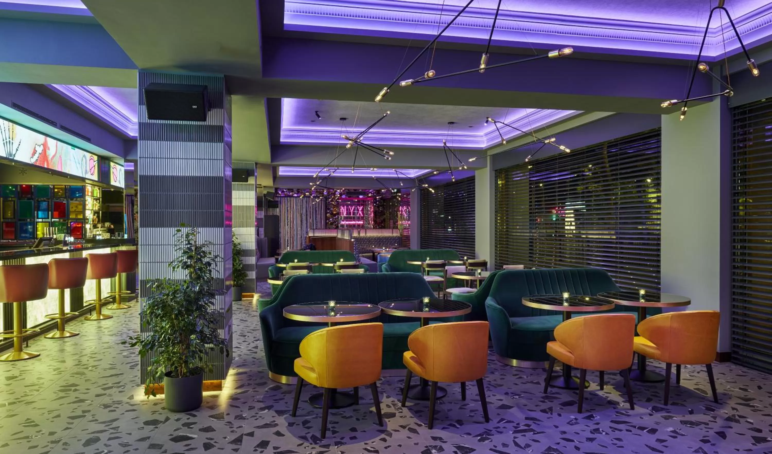 Lounge or bar in NYX Hotel London Holborn by Leonardo Hotels