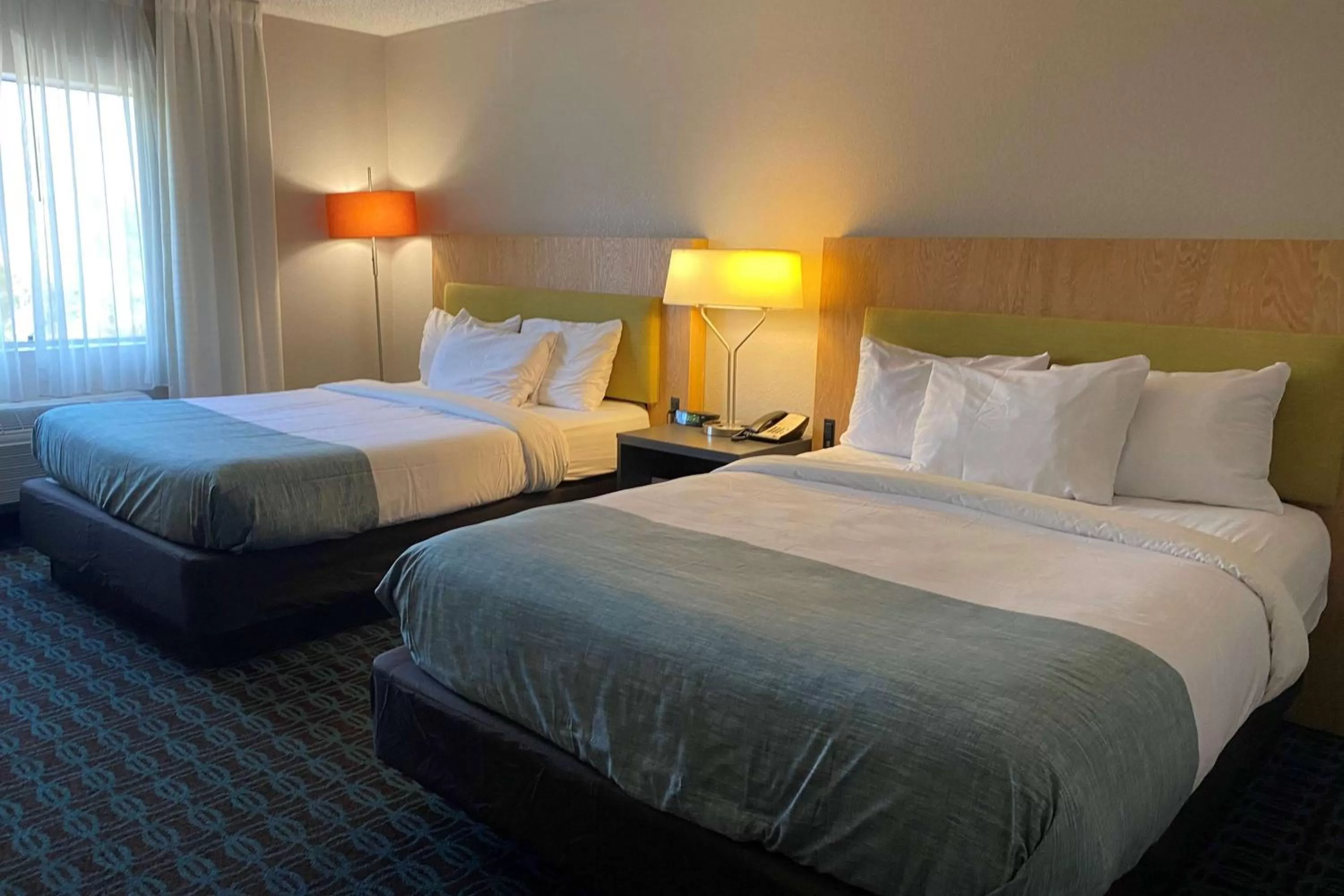 Photo of the whole room, Bed in Wingate by Wyndham Chandler Phoenix