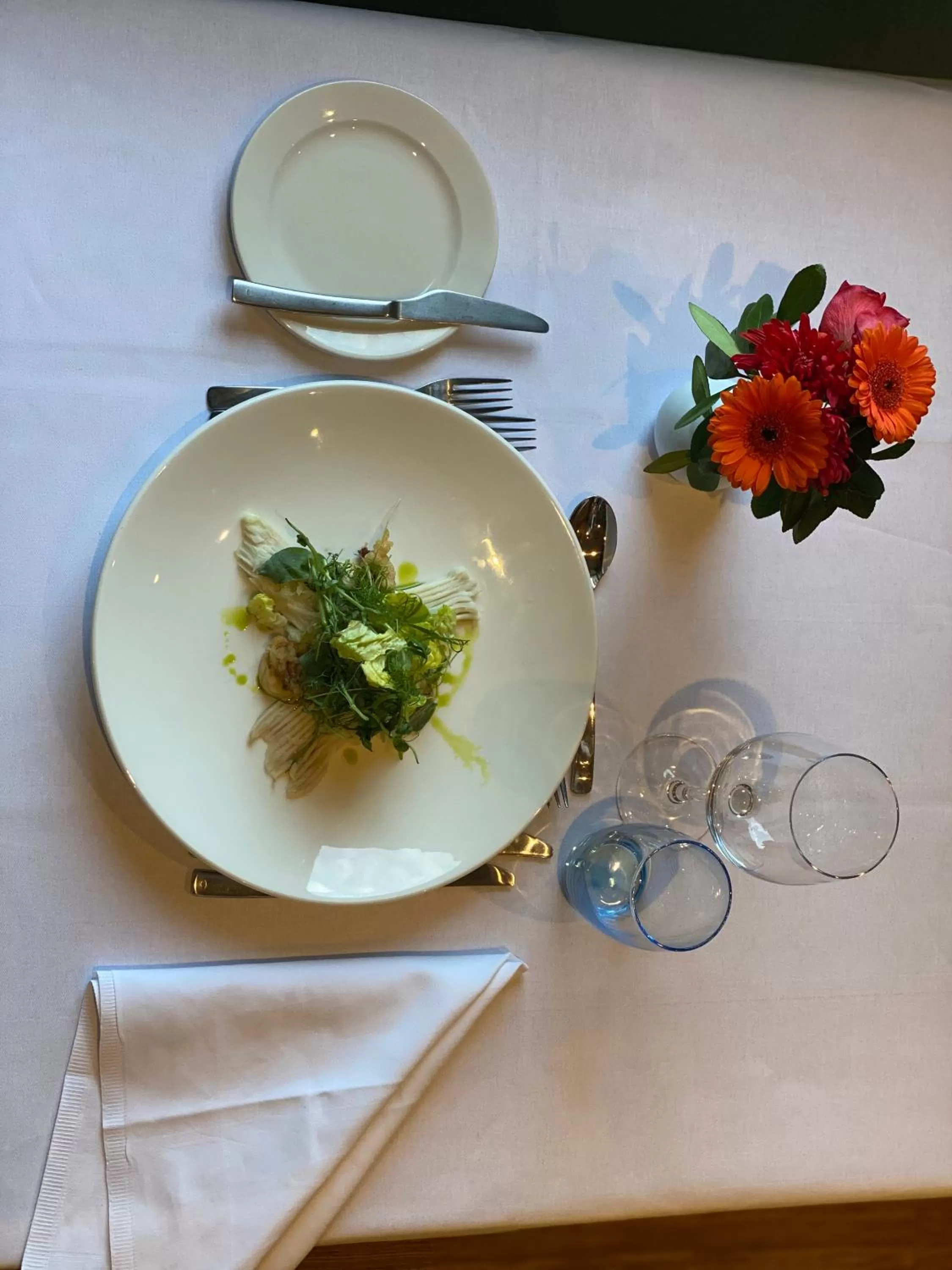 Food in Yarrow Hotel