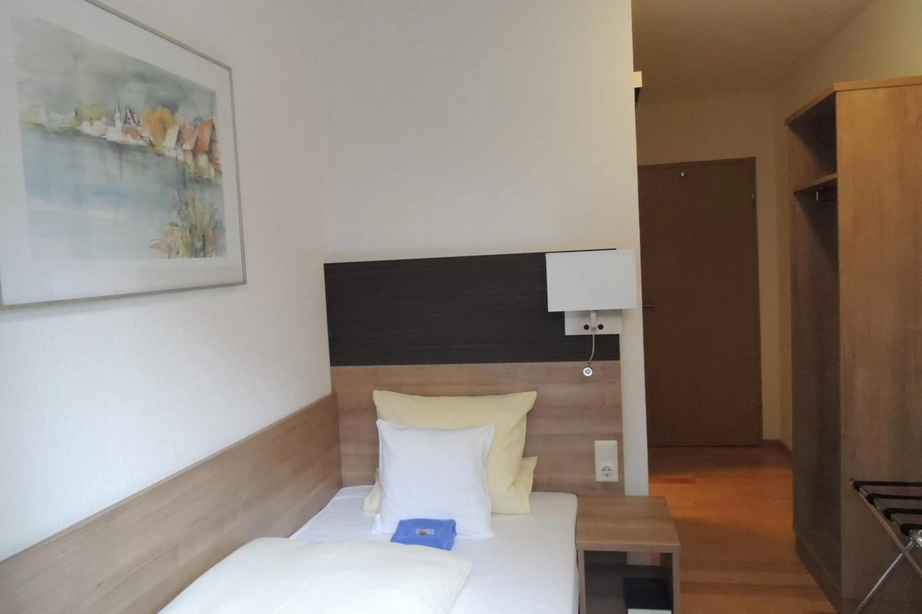 Photo of the whole room, Bed in Hotel-Gasthof Neue Post