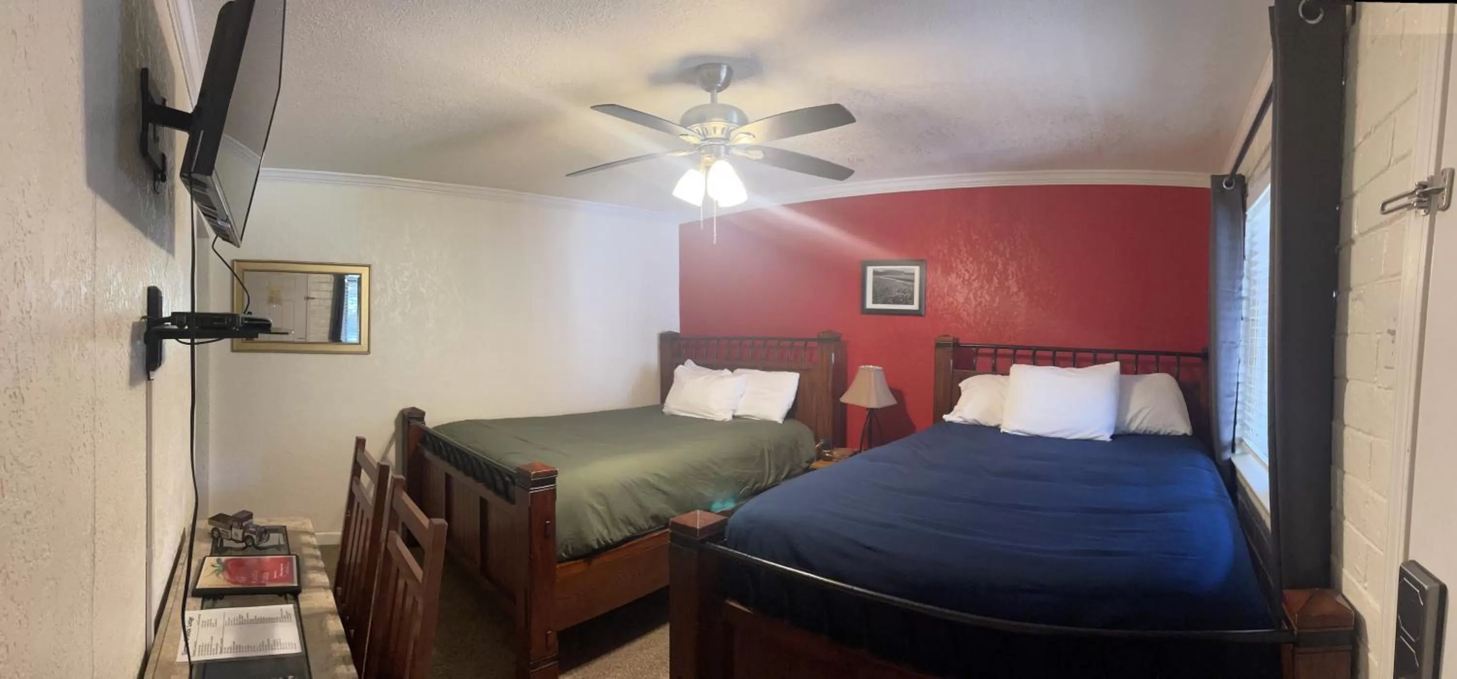 Bed in Sierra Woods Lodge