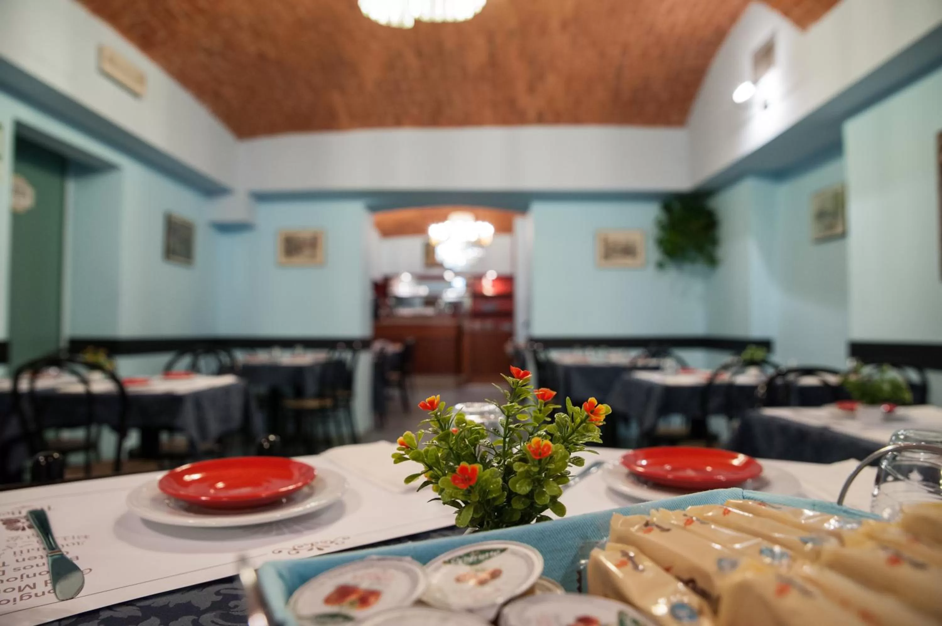 Restaurant/places to eat in The Best Hotel