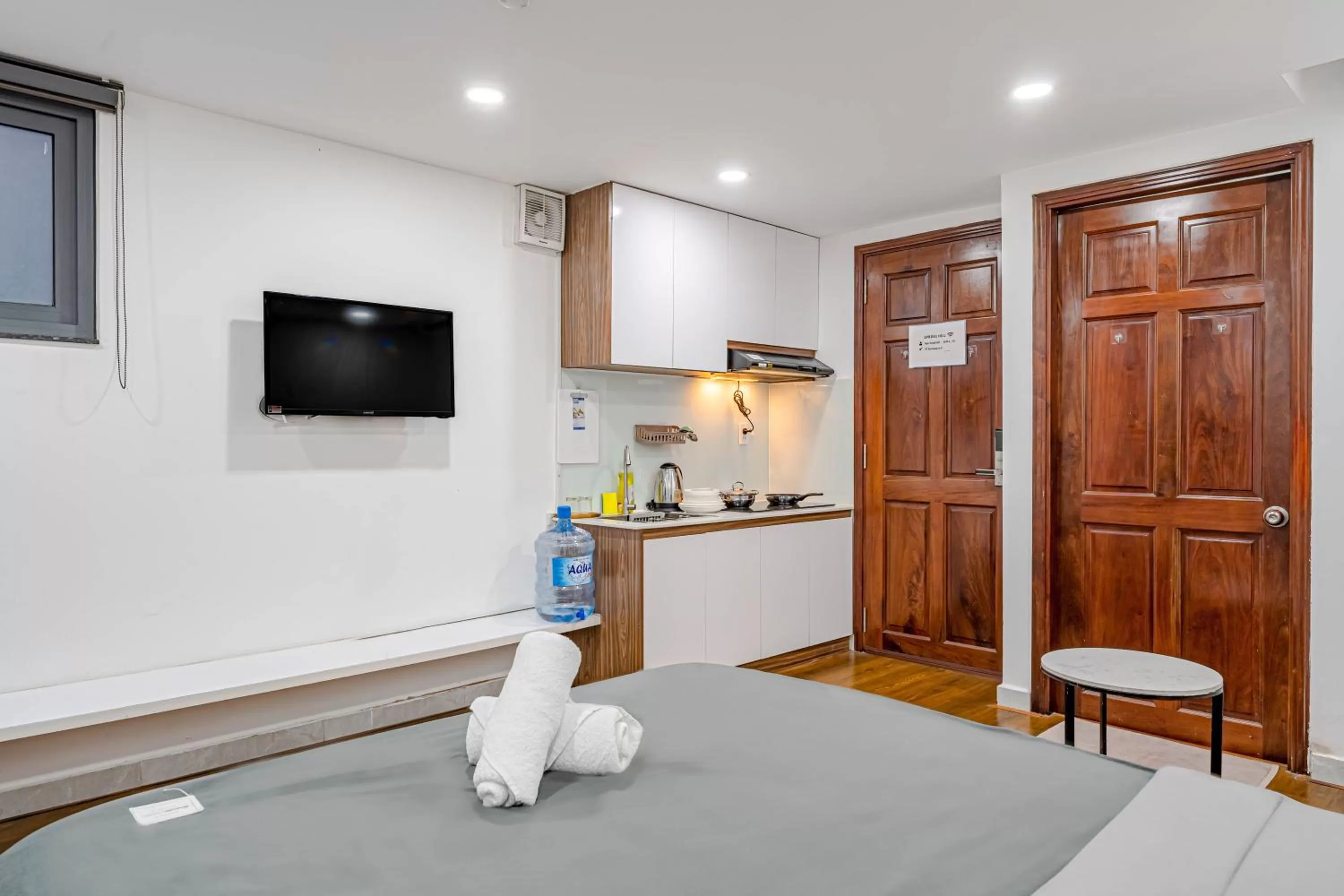 Bed in Spring Hill Apartment -The High Class