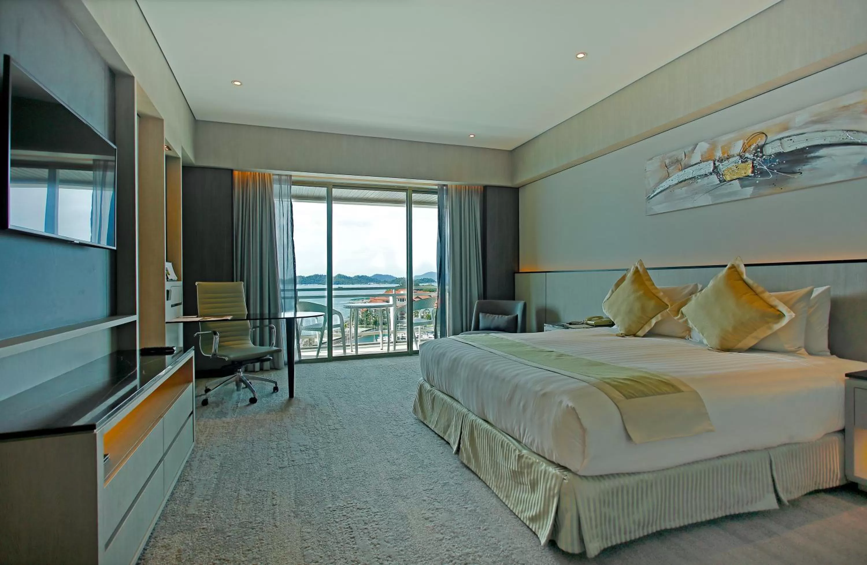 Bed in The Pacific Sutera Hotel