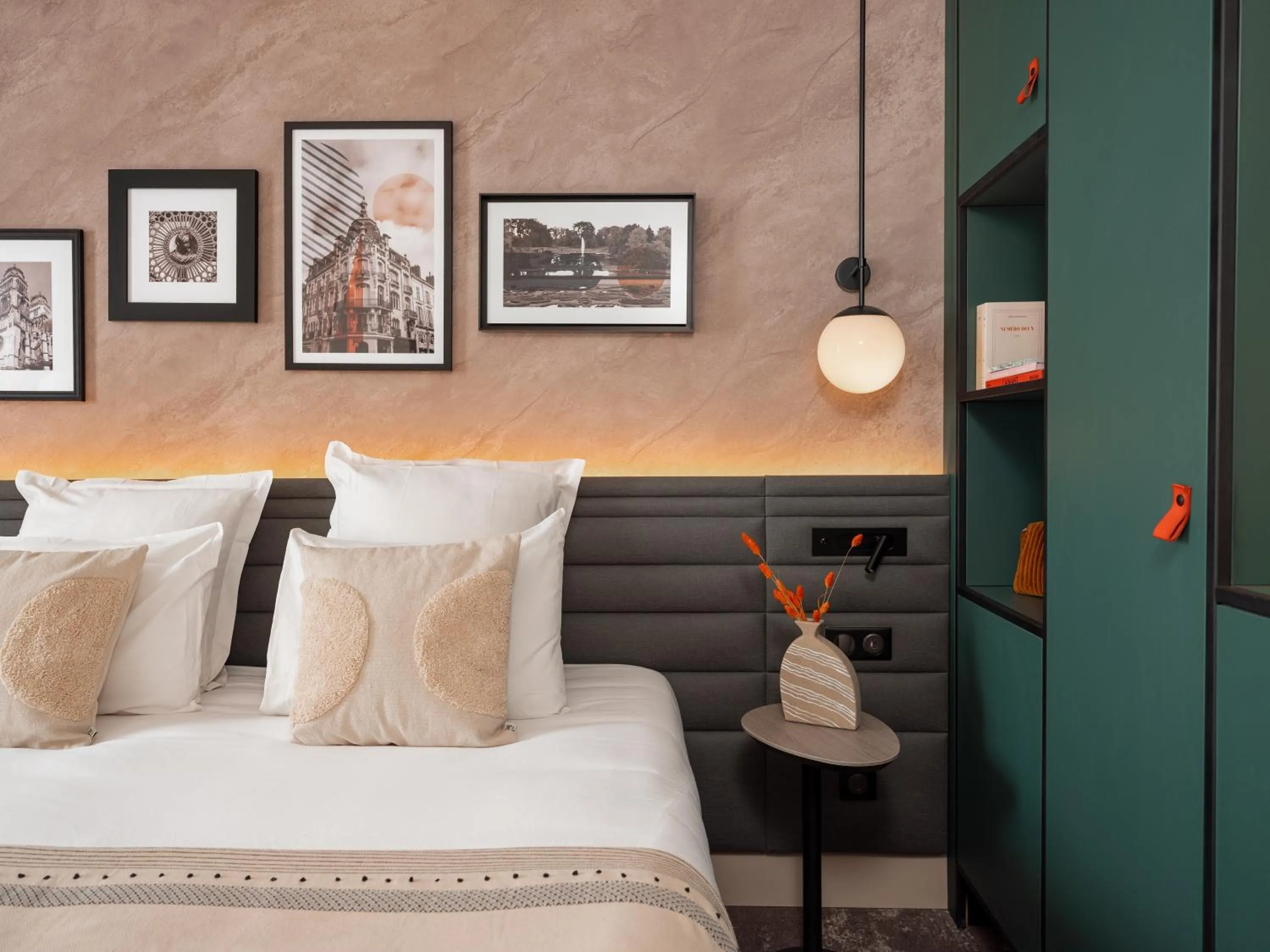 Bedroom, Bed in Novotel Orléans Centre Gare