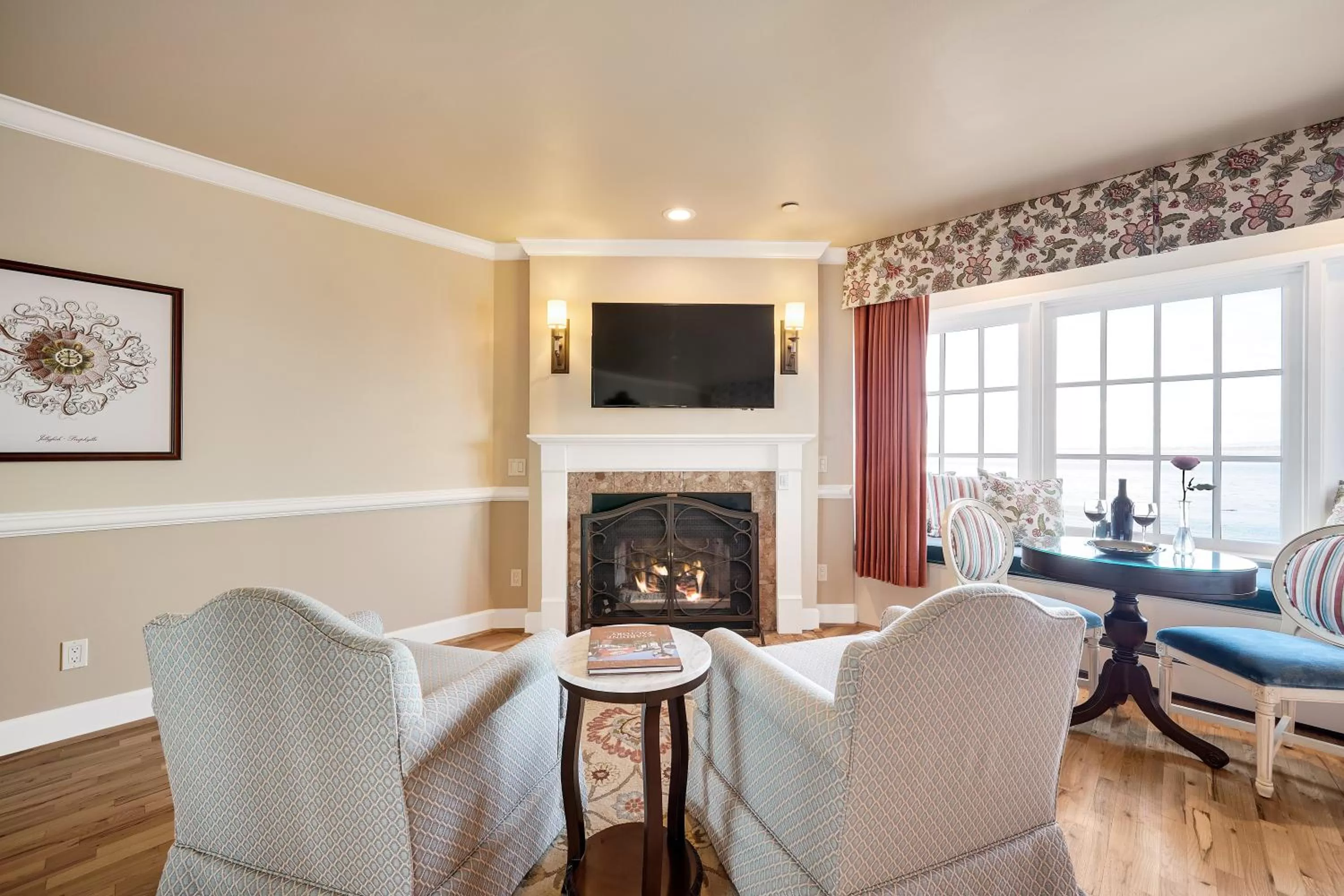 Seating area in Spindrift Inn