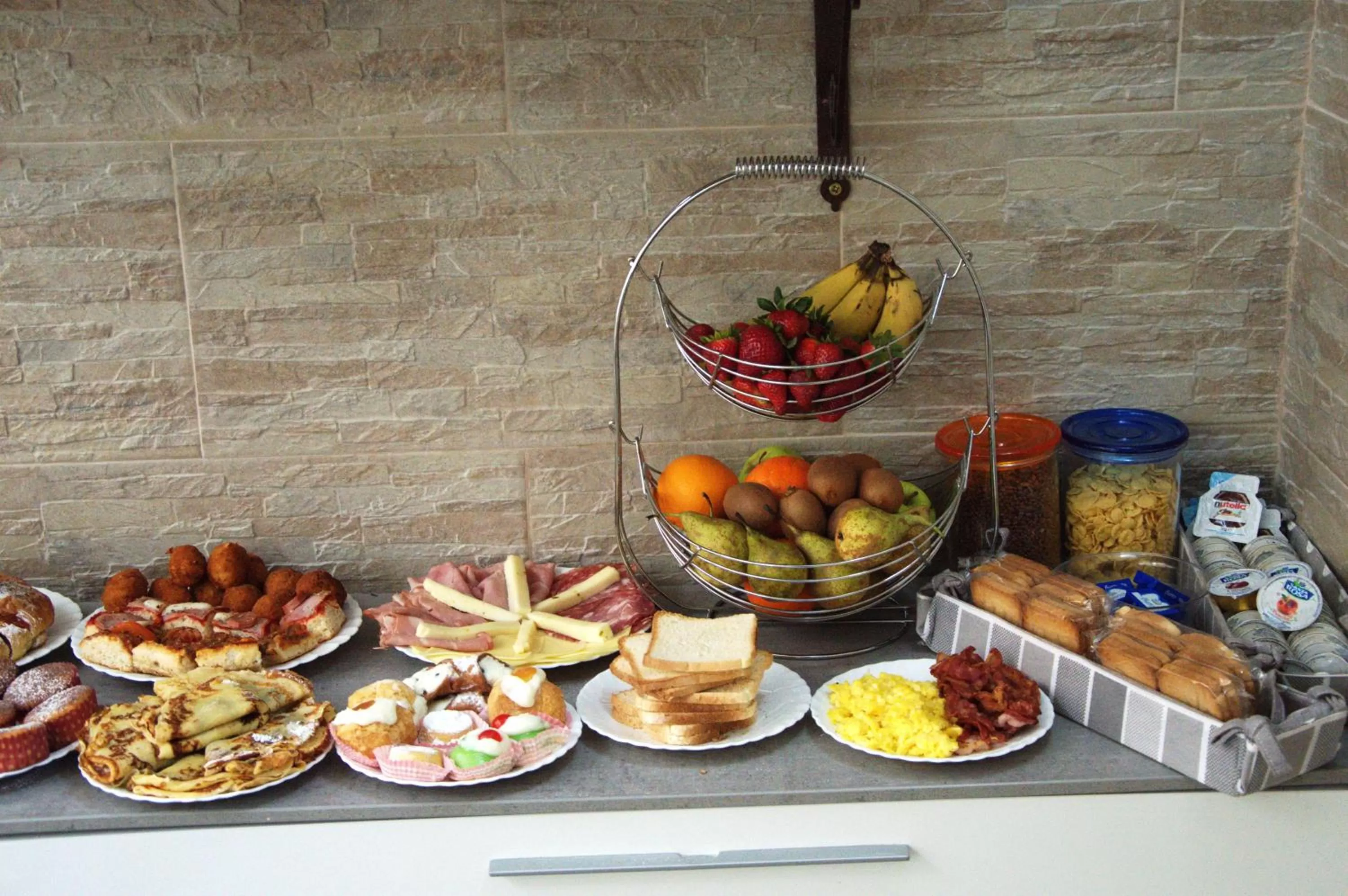 Buffet breakfast in B&B Palermo Sole & Cultura