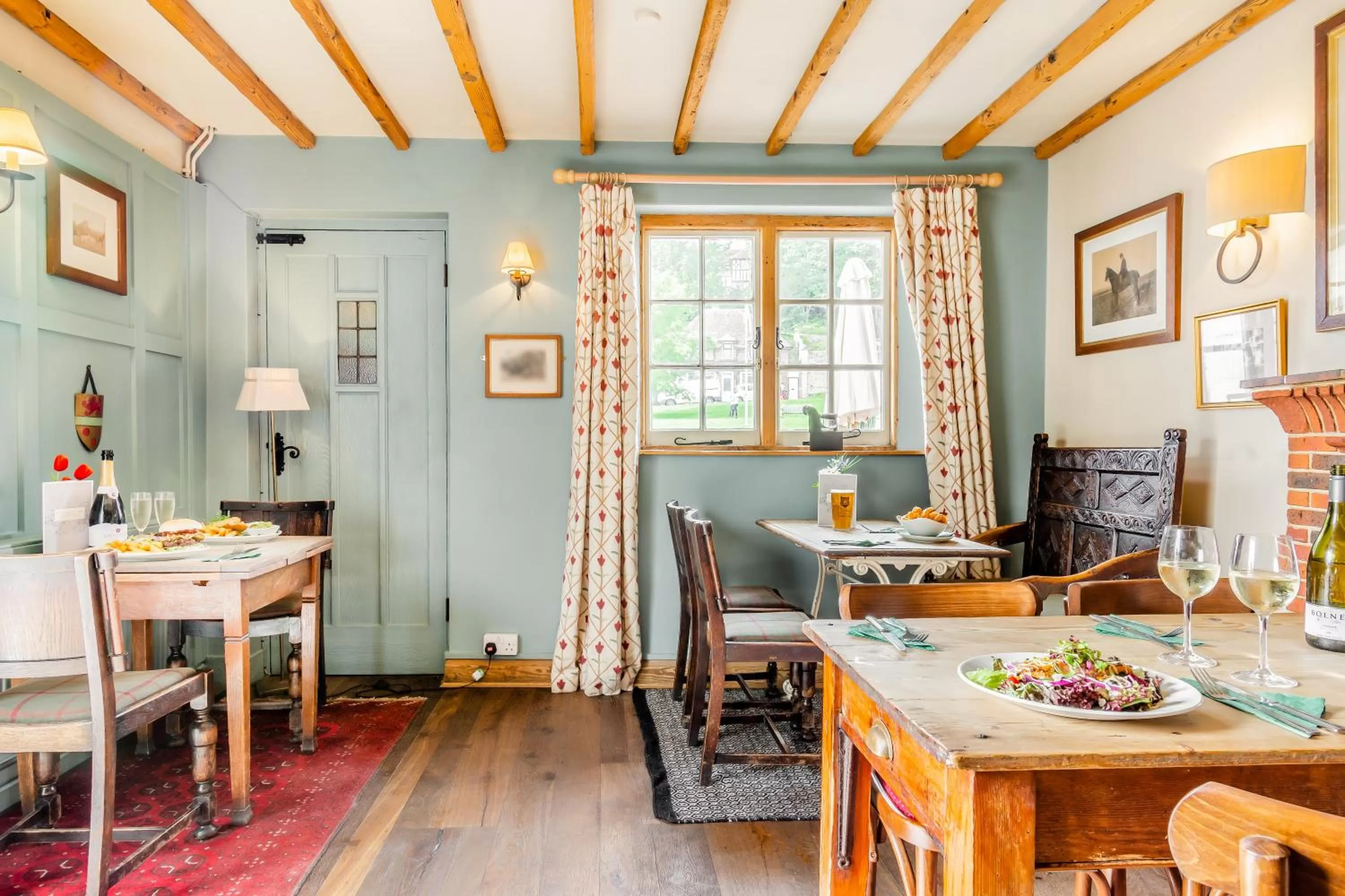 Restaurant/Places to Eat in Tiger Inn _ Minnie