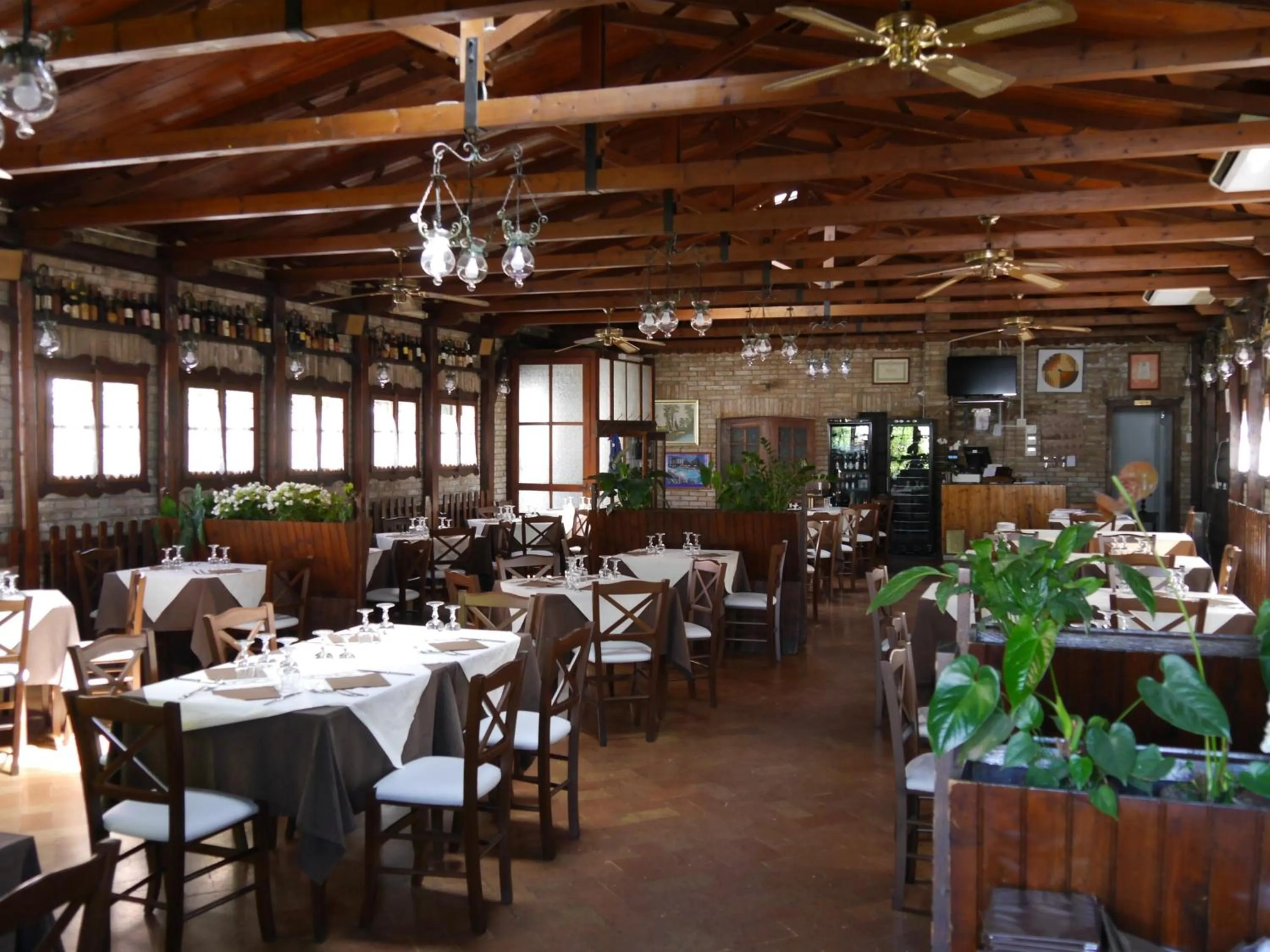 Restaurant/places to eat in La Cantinella