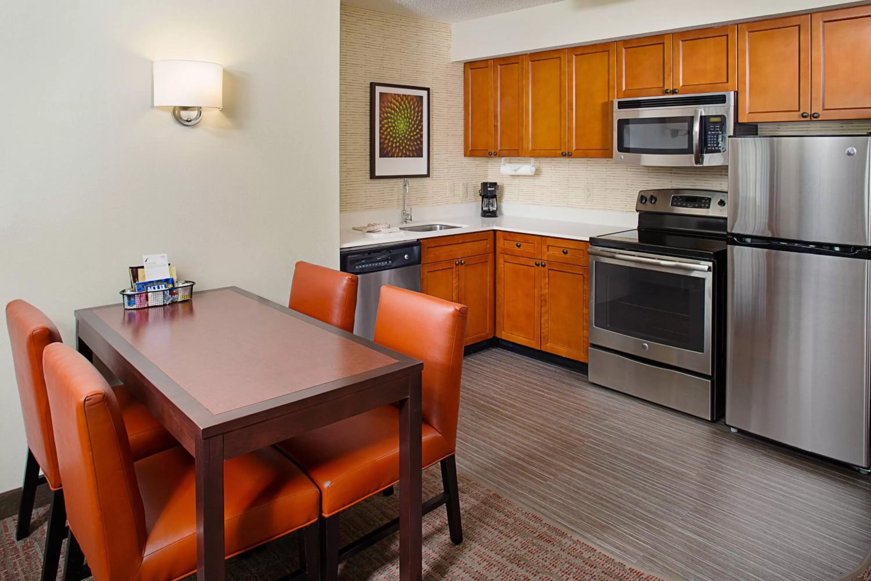 Kitchen or kitchenette, Kitchen/Kitchenette in Residence Inn Houston - West University