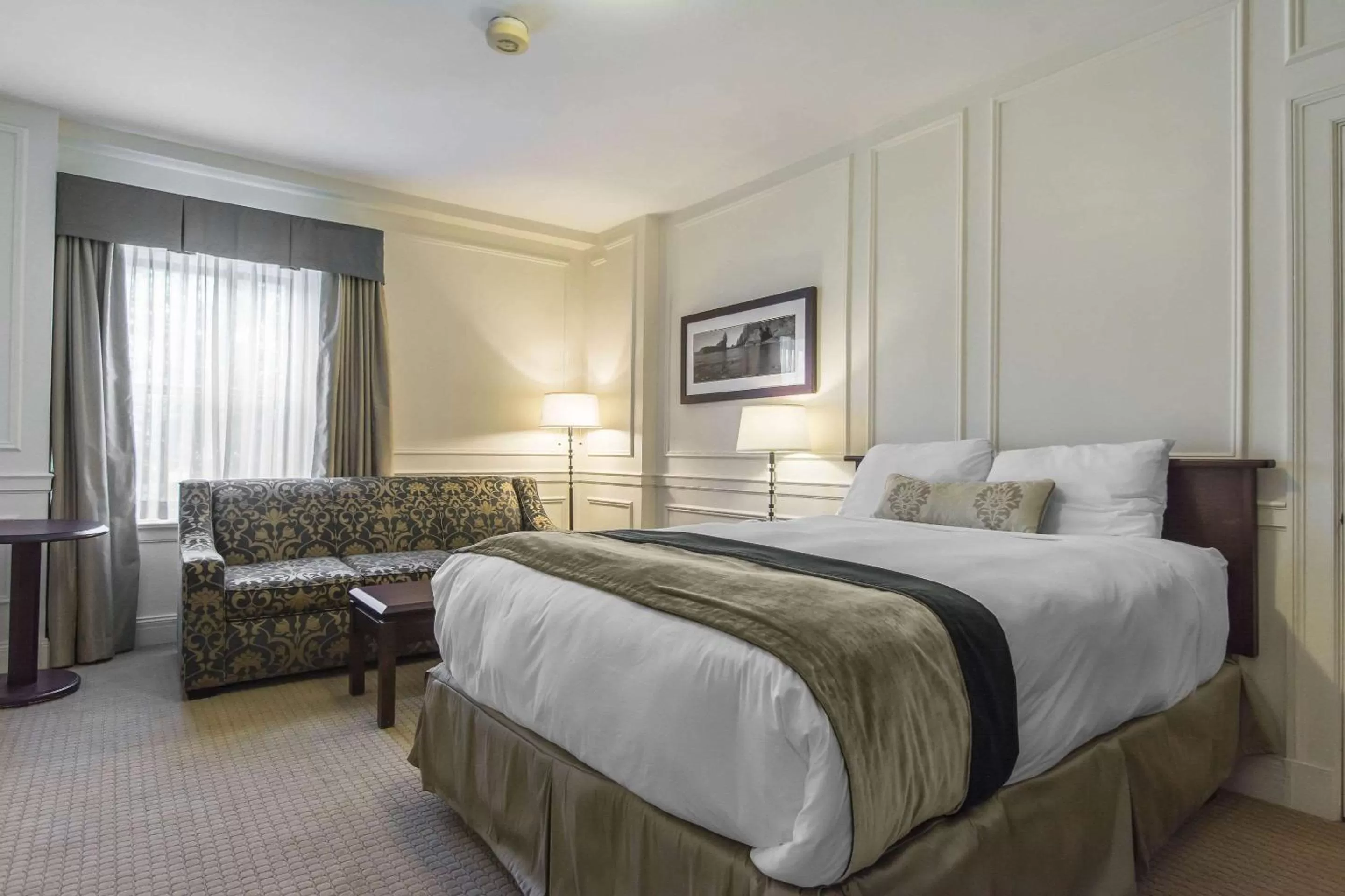 Photo of the whole room, Bed in Digby Pines Golf Resort and Spa