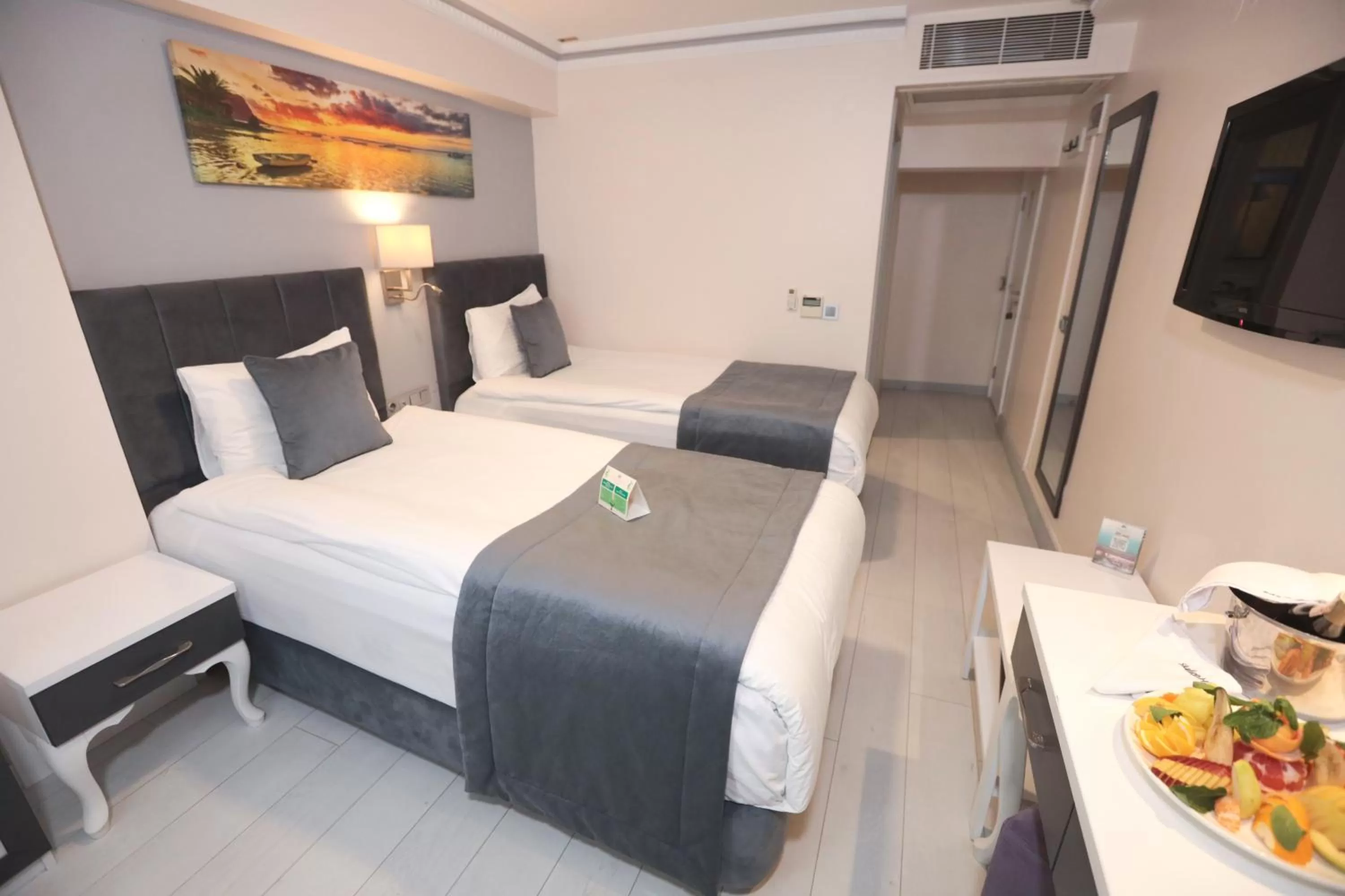 Photo of the whole room, Bed in Skalion Hotel