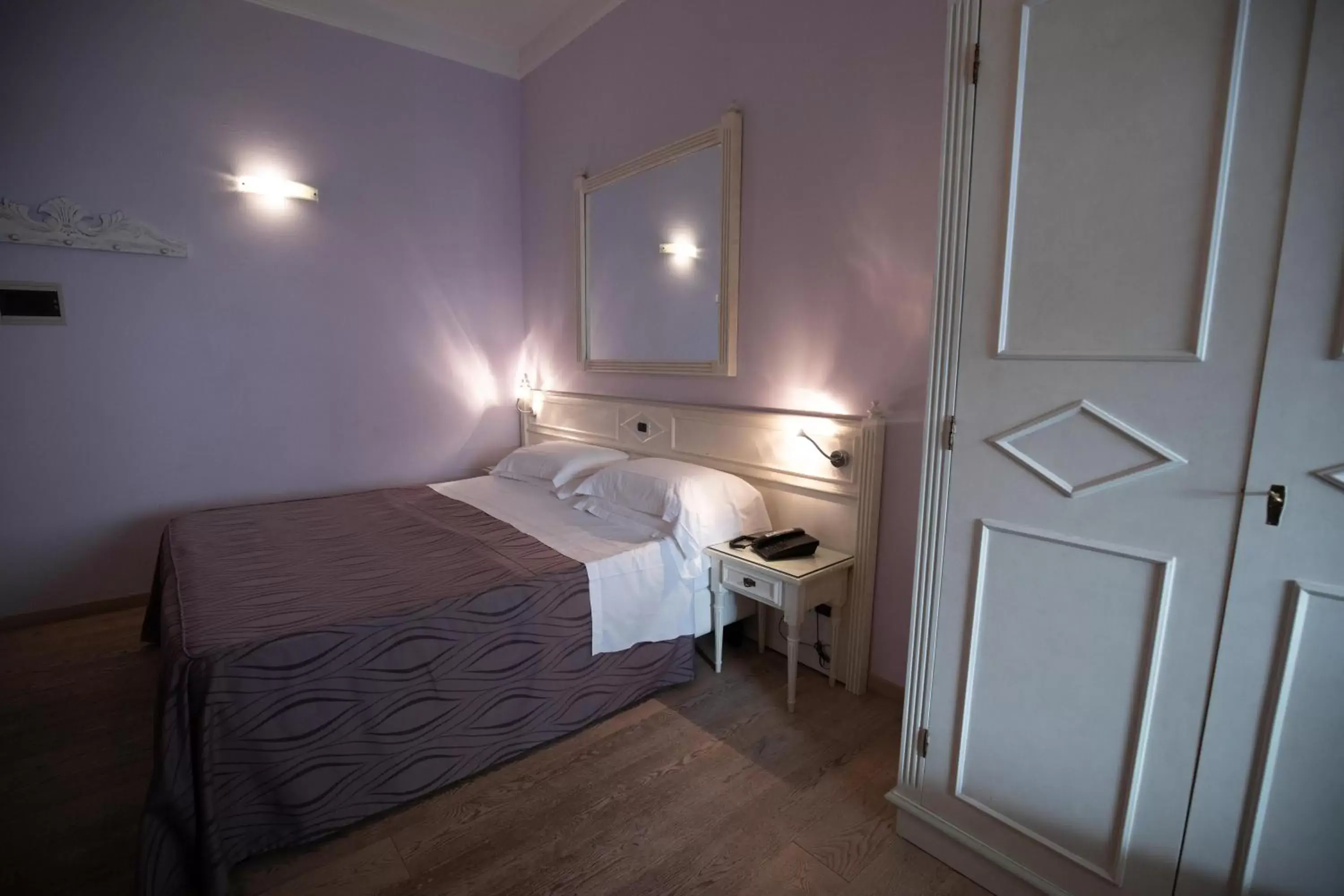 Double Room with Garden View in Hotel London Double Room with Garden View in Hotel London