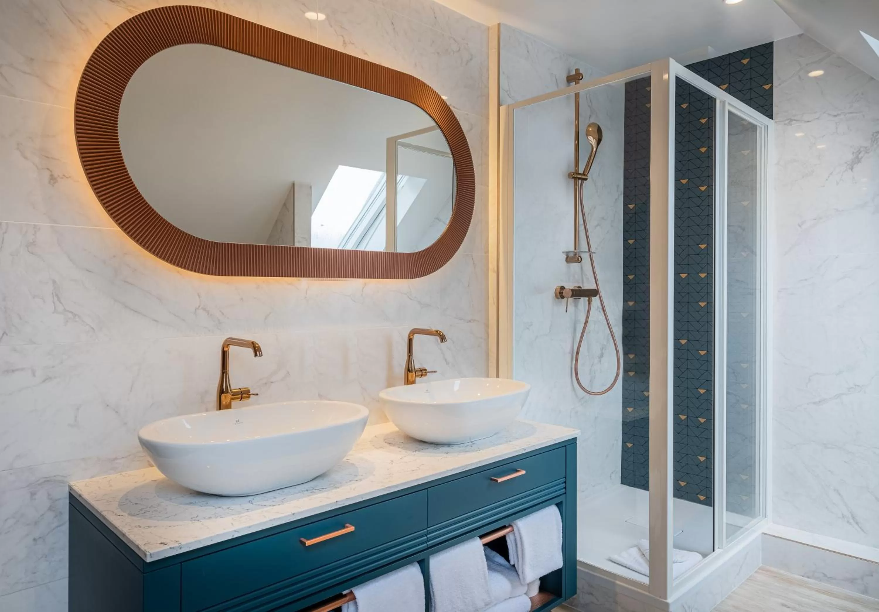 Bathroom in Hôtel Le Tourville by Inwood Hotels