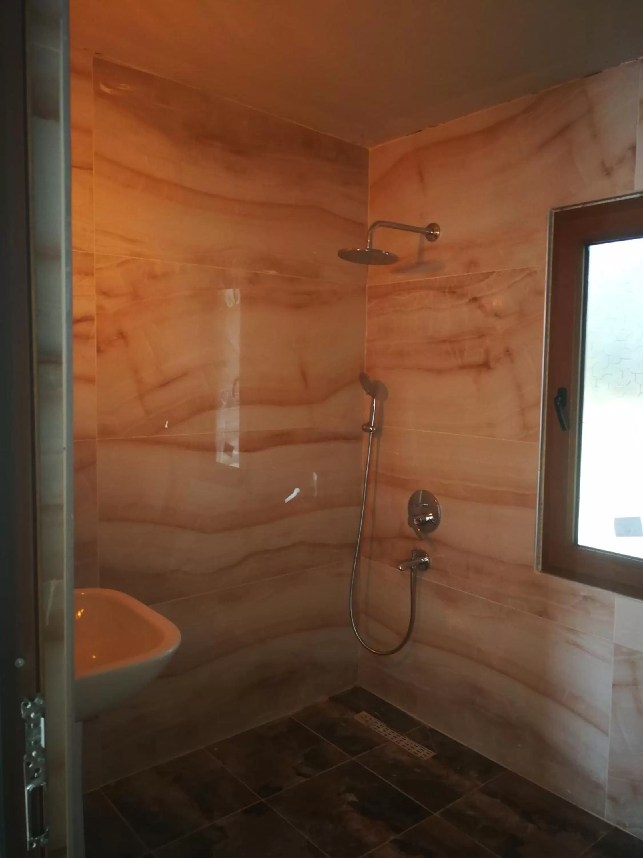 Bathroom in Kiriş Garden Hotel