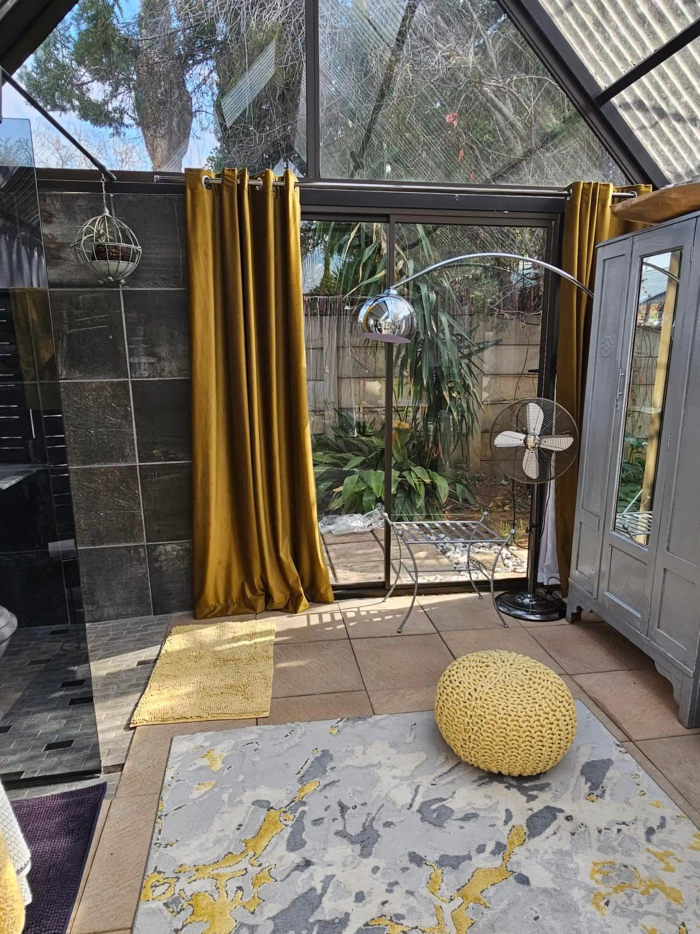 Garden view in 51on Church