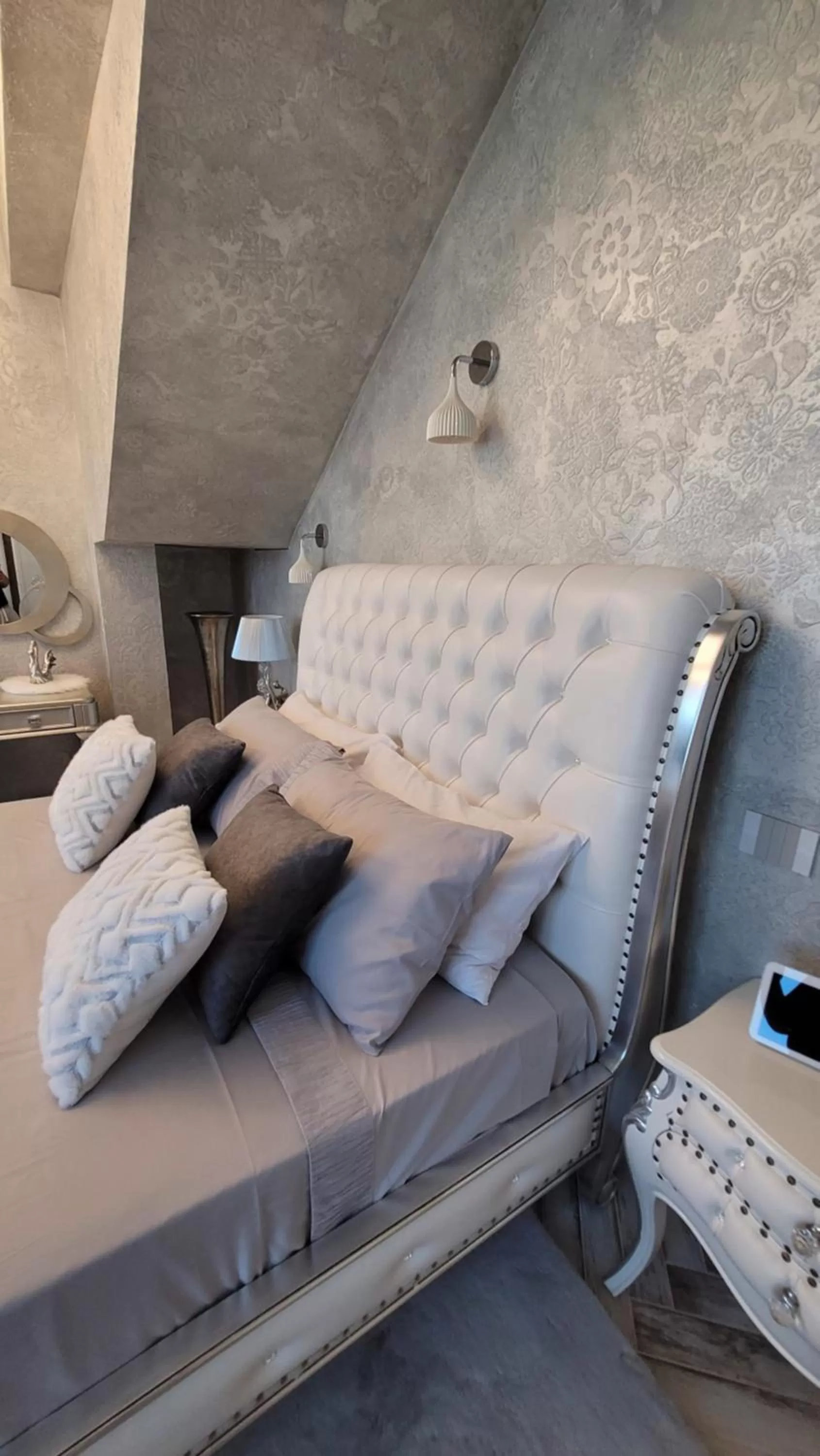 Photo of the whole room, Bed in Terrace Suites Iasi