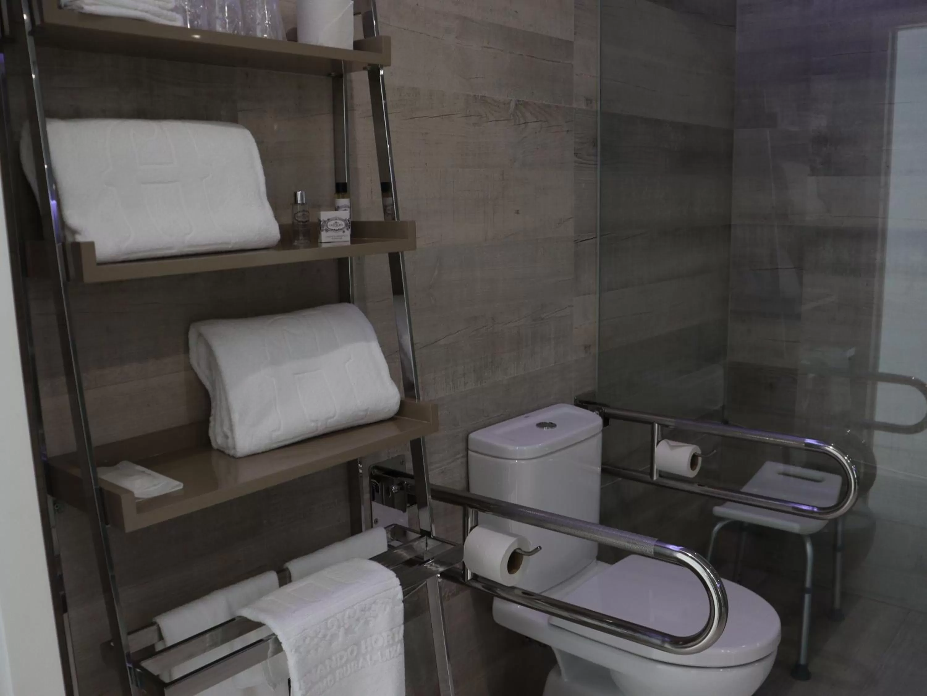 Toilet in FH Hotel Rural