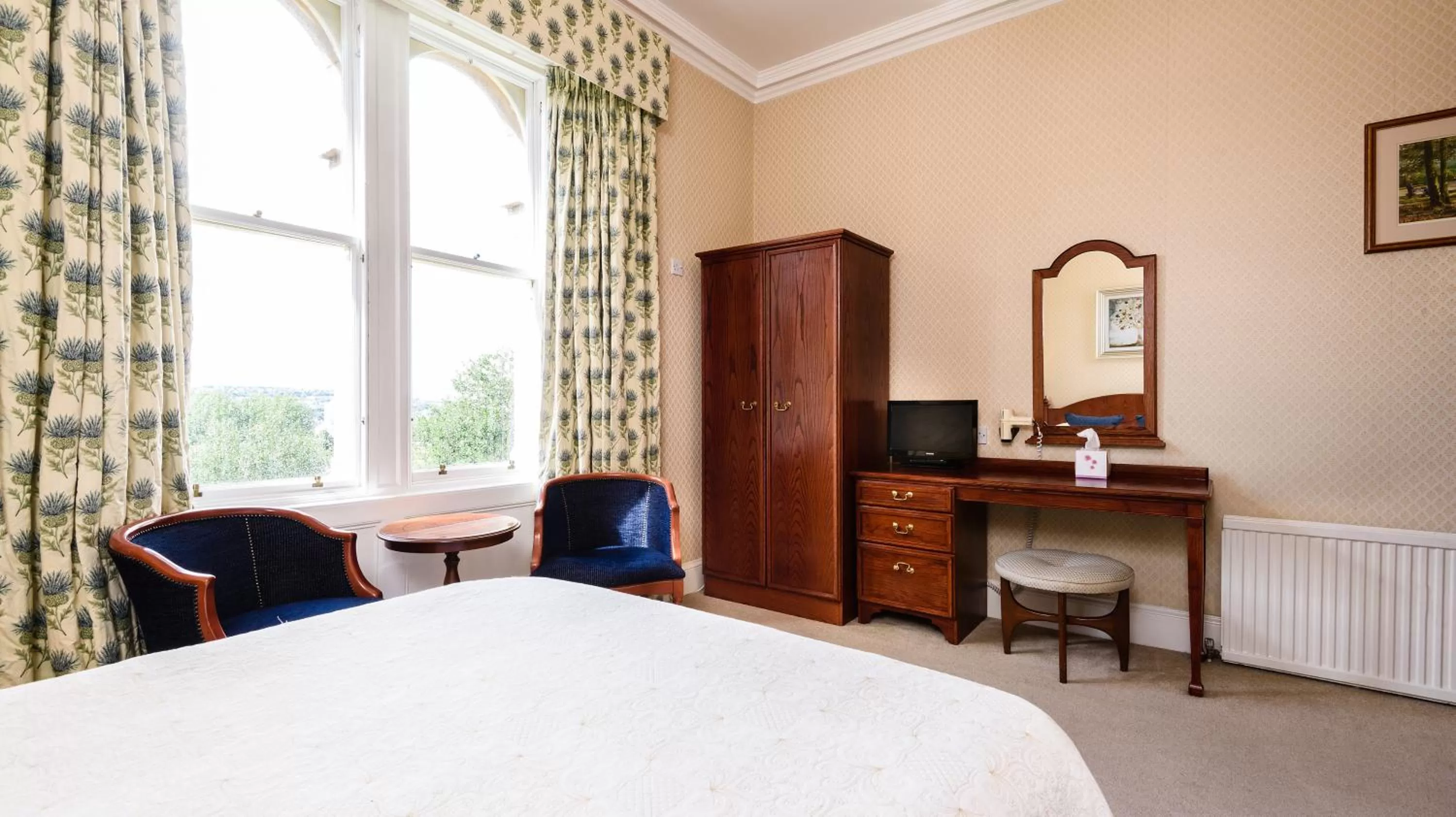 Bathroom, Bed in Sunbank House Metro Hotel