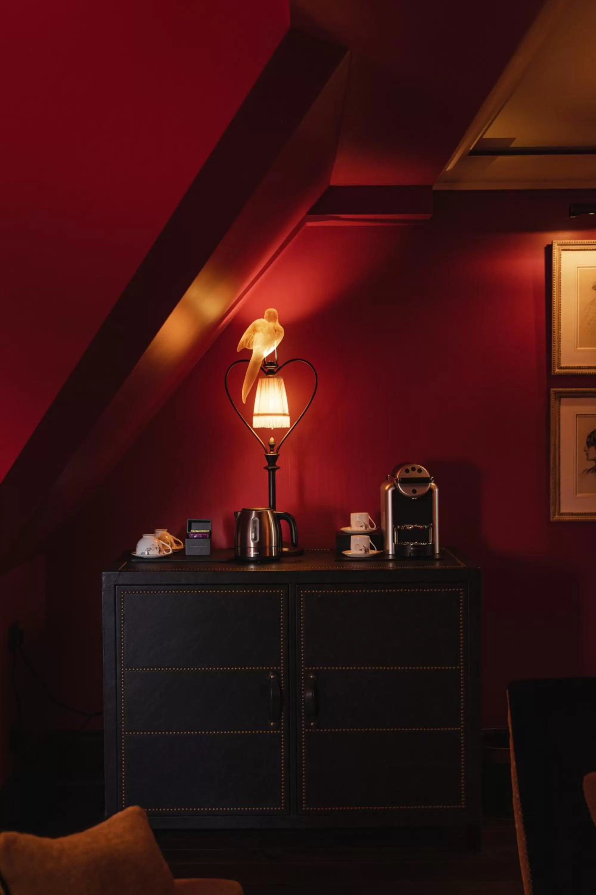 Coffee/tea facilities in L'oscar London