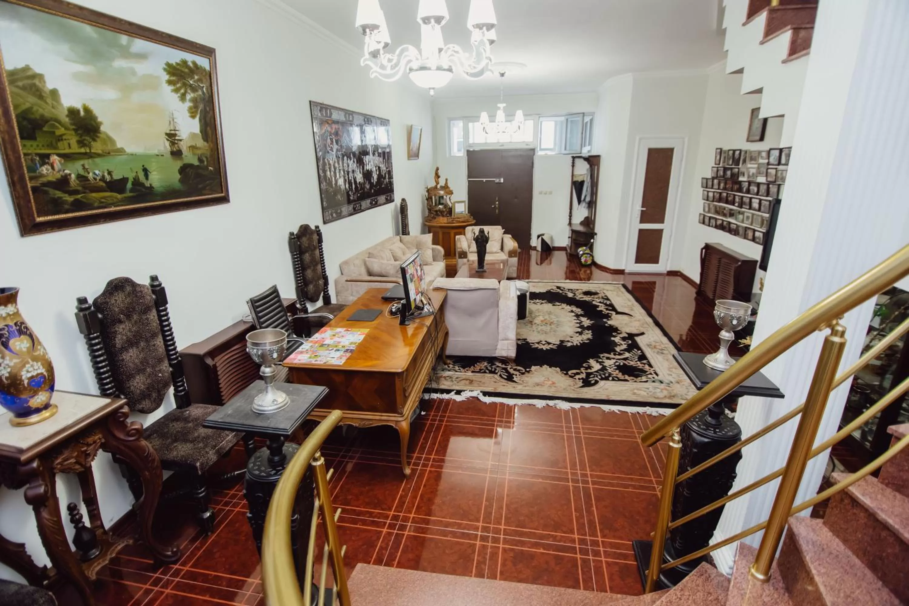 Seating area, Restaurant/Places to Eat in Hotel Queen-Batumi