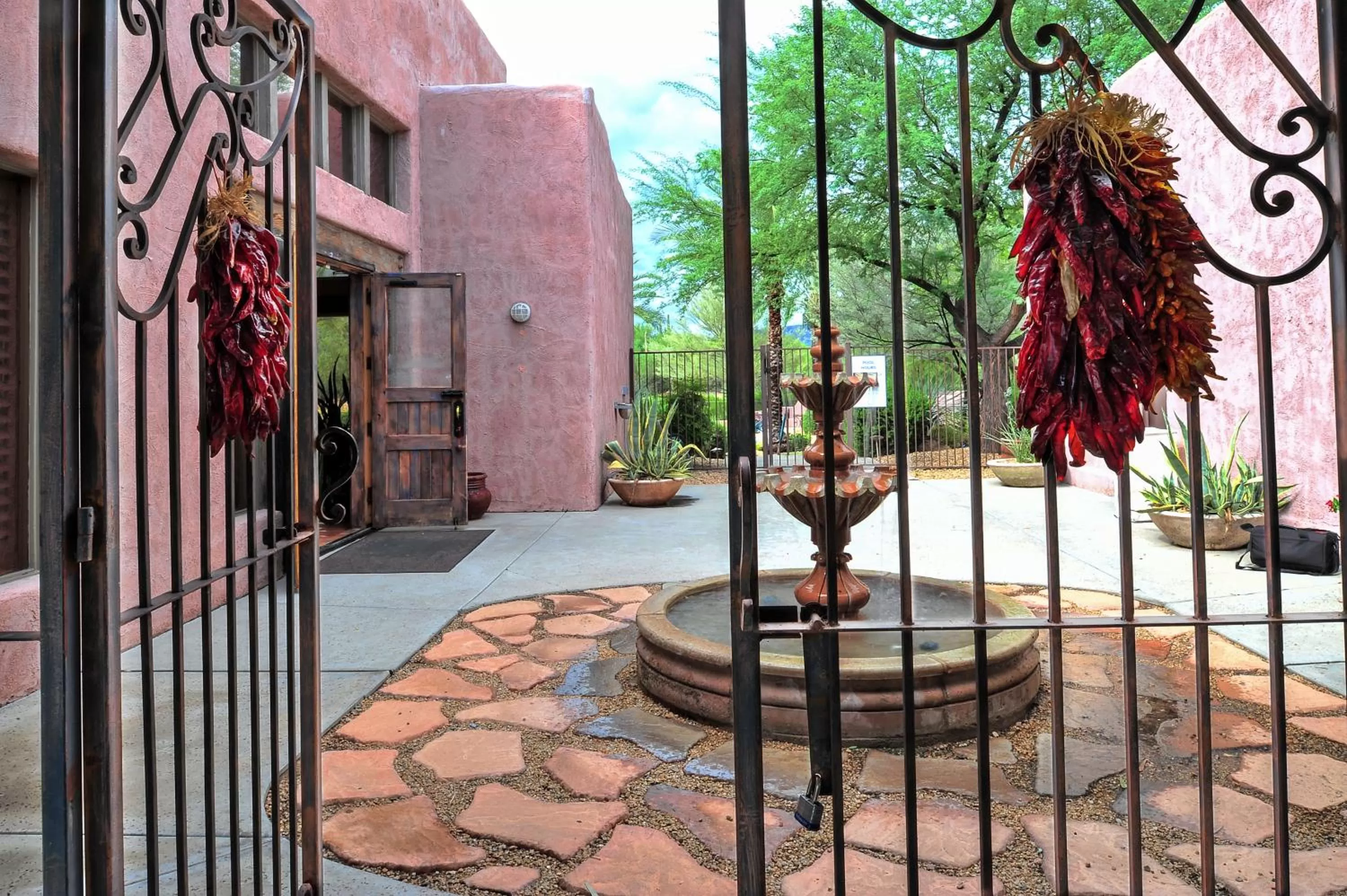 Property building in Hilton Vacation Club Rancho Manana