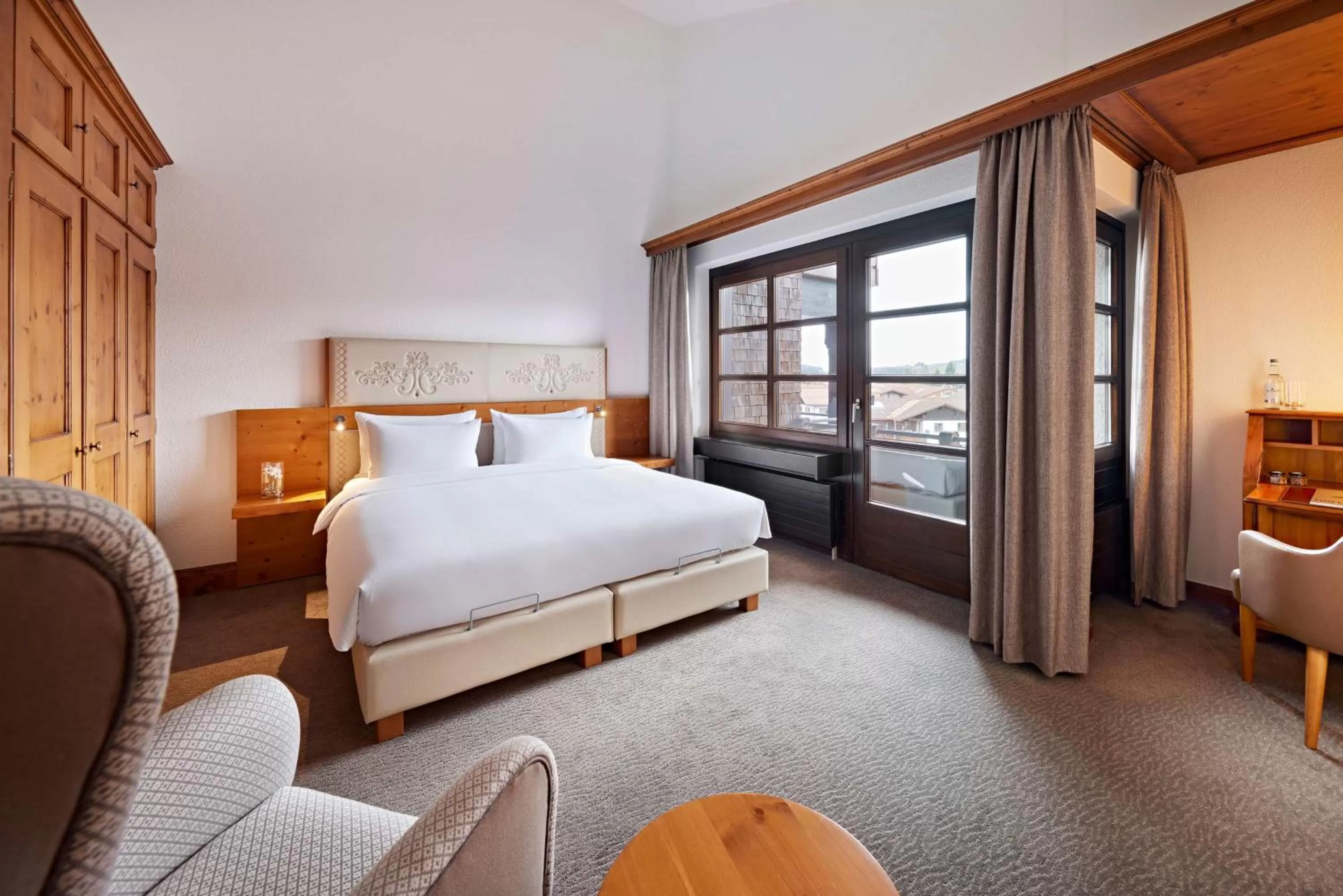 Bedroom, Bed in Parkhotel Oberstaufen