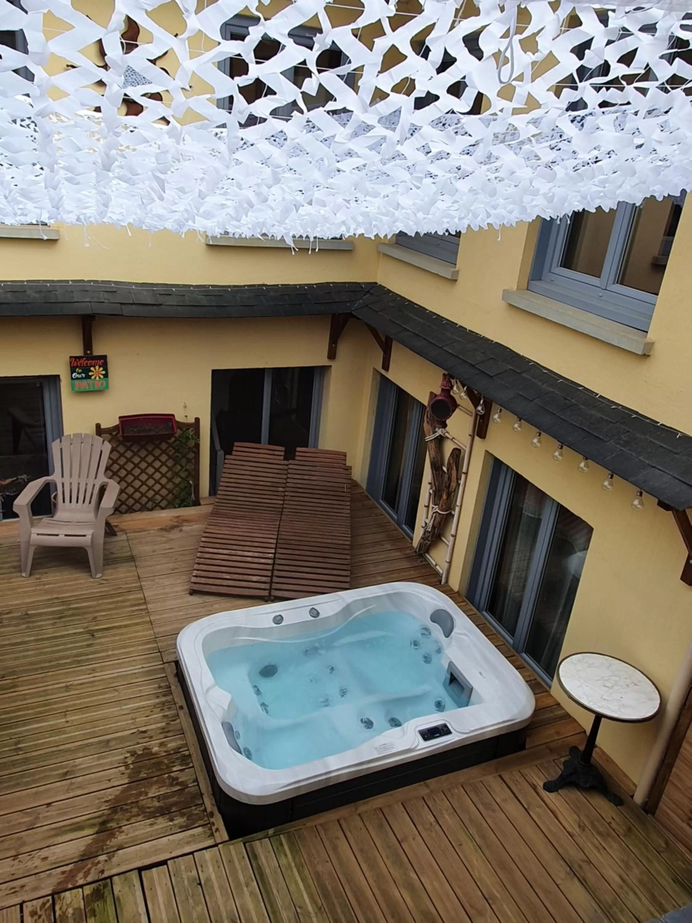 Hot Tub in Le Patio de Luchon