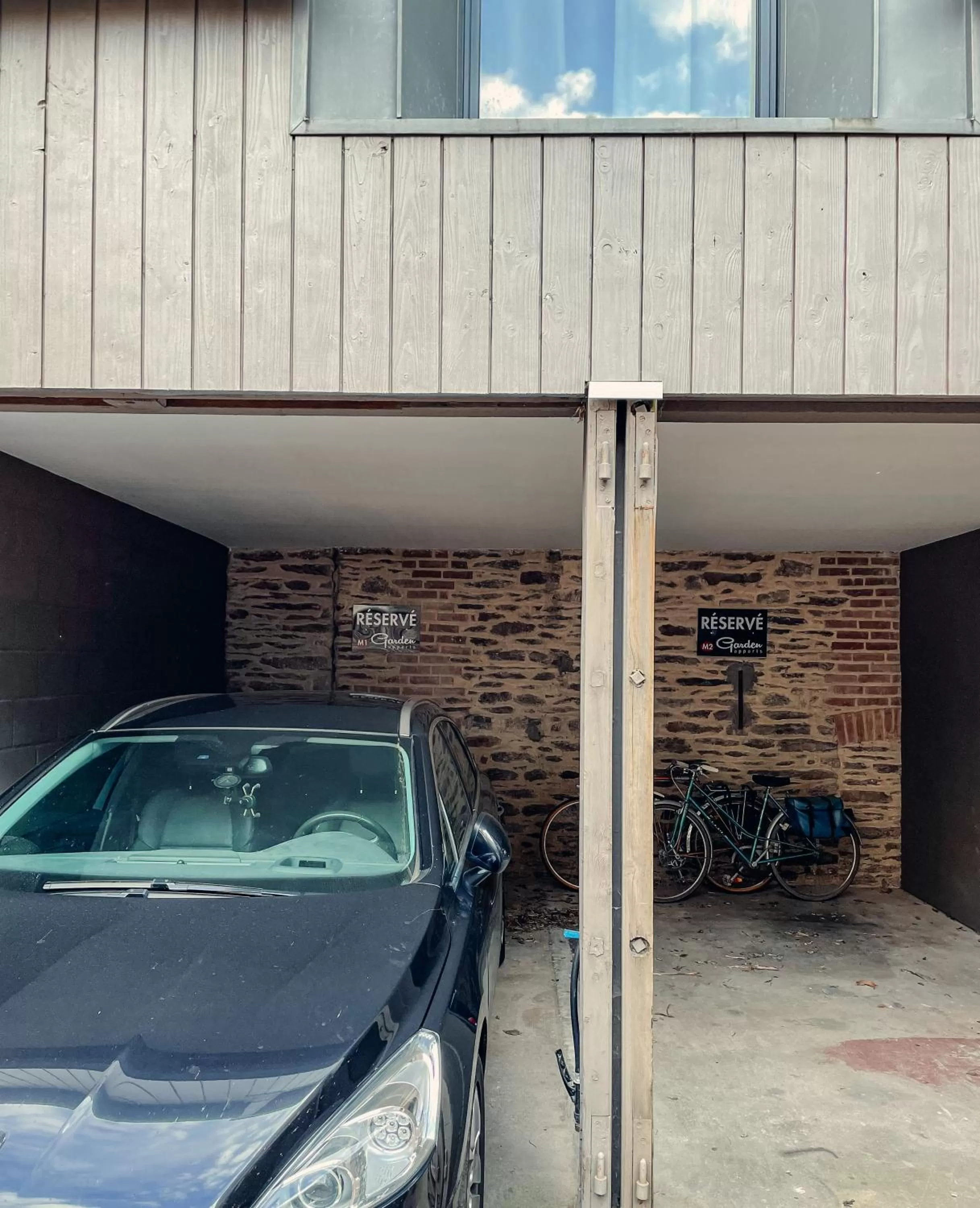 Parking in Garden Hotel Rennes Centre Gare